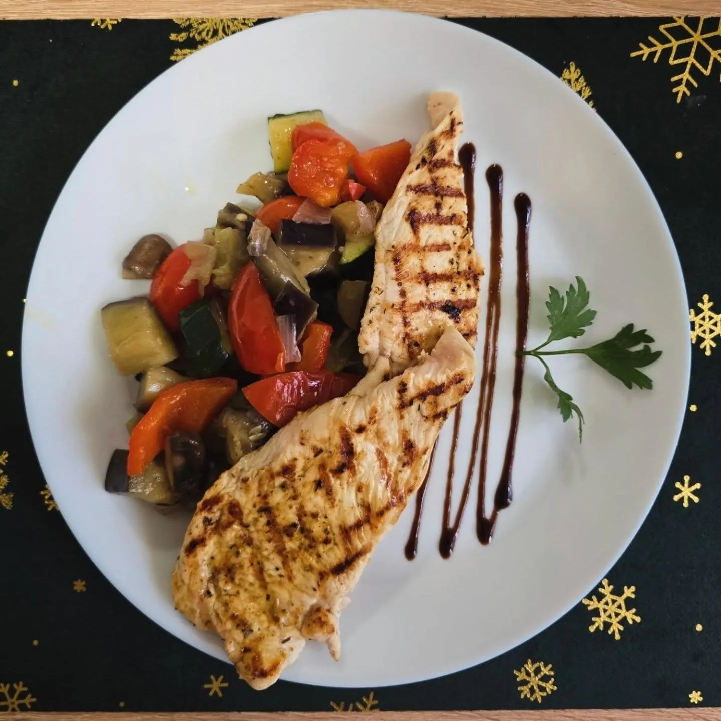 Restaurant/places to eat in Pensiunea Kalinder