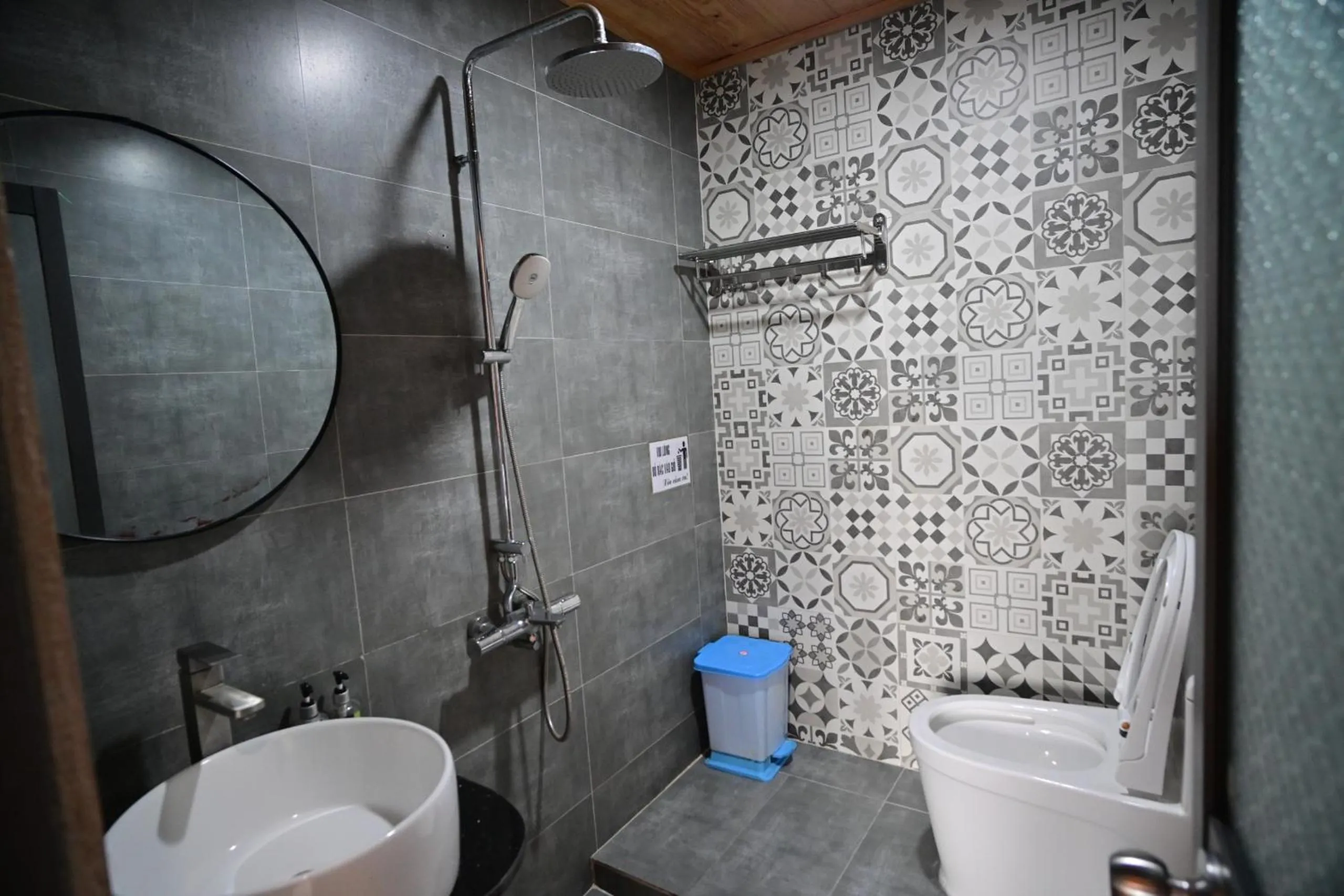 Shower in Little Home Homestay