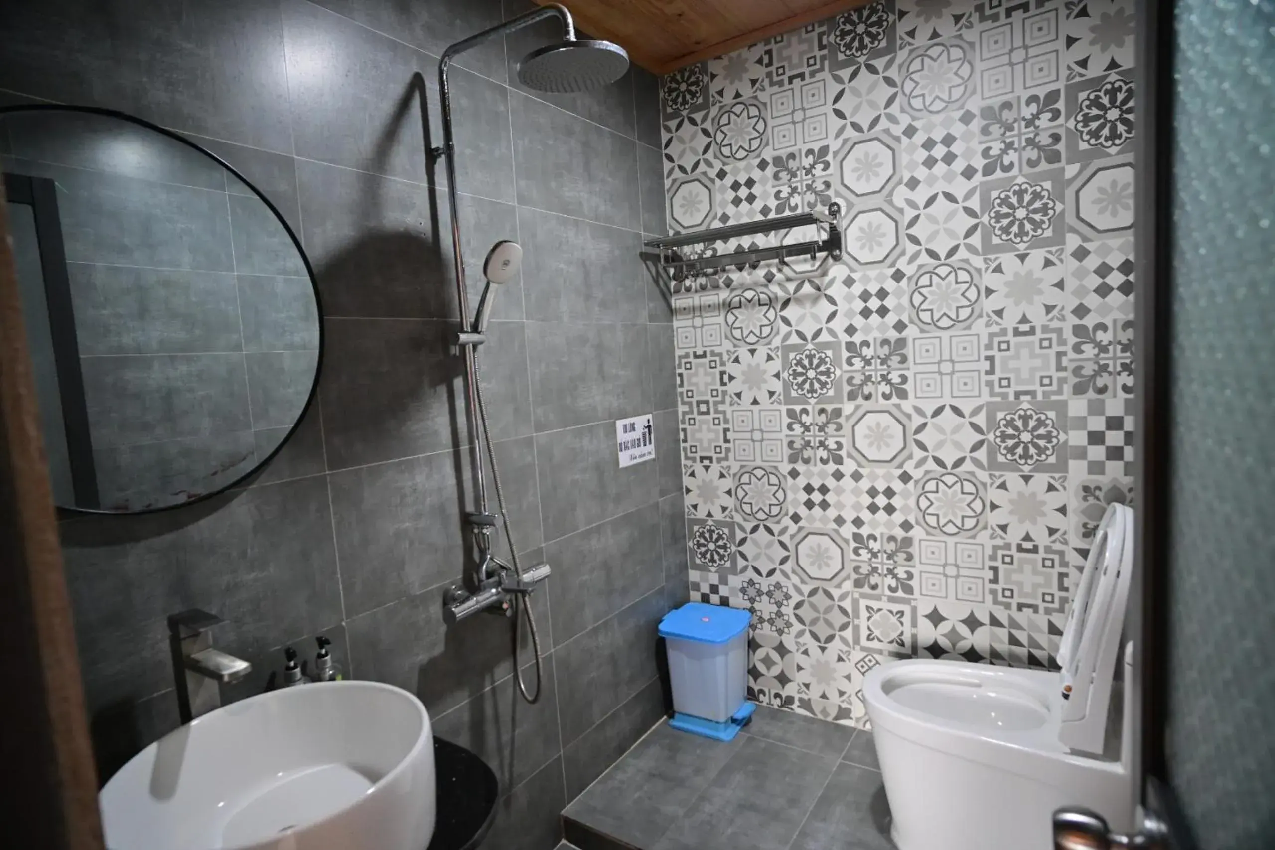 Shower in Little Home Homestay Shower in Little Home Homestay