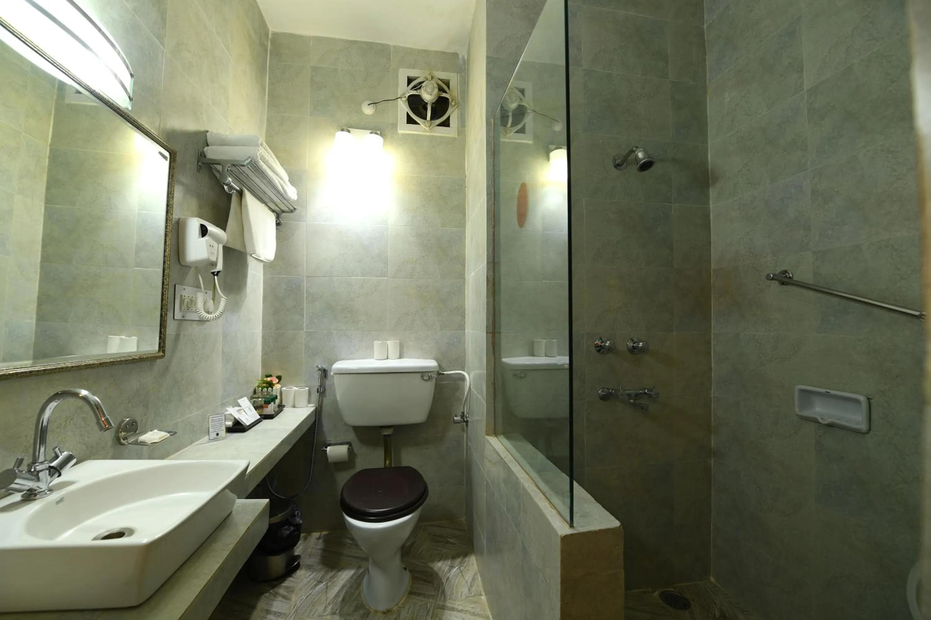 Shower in WelcomHeritage Judges Court