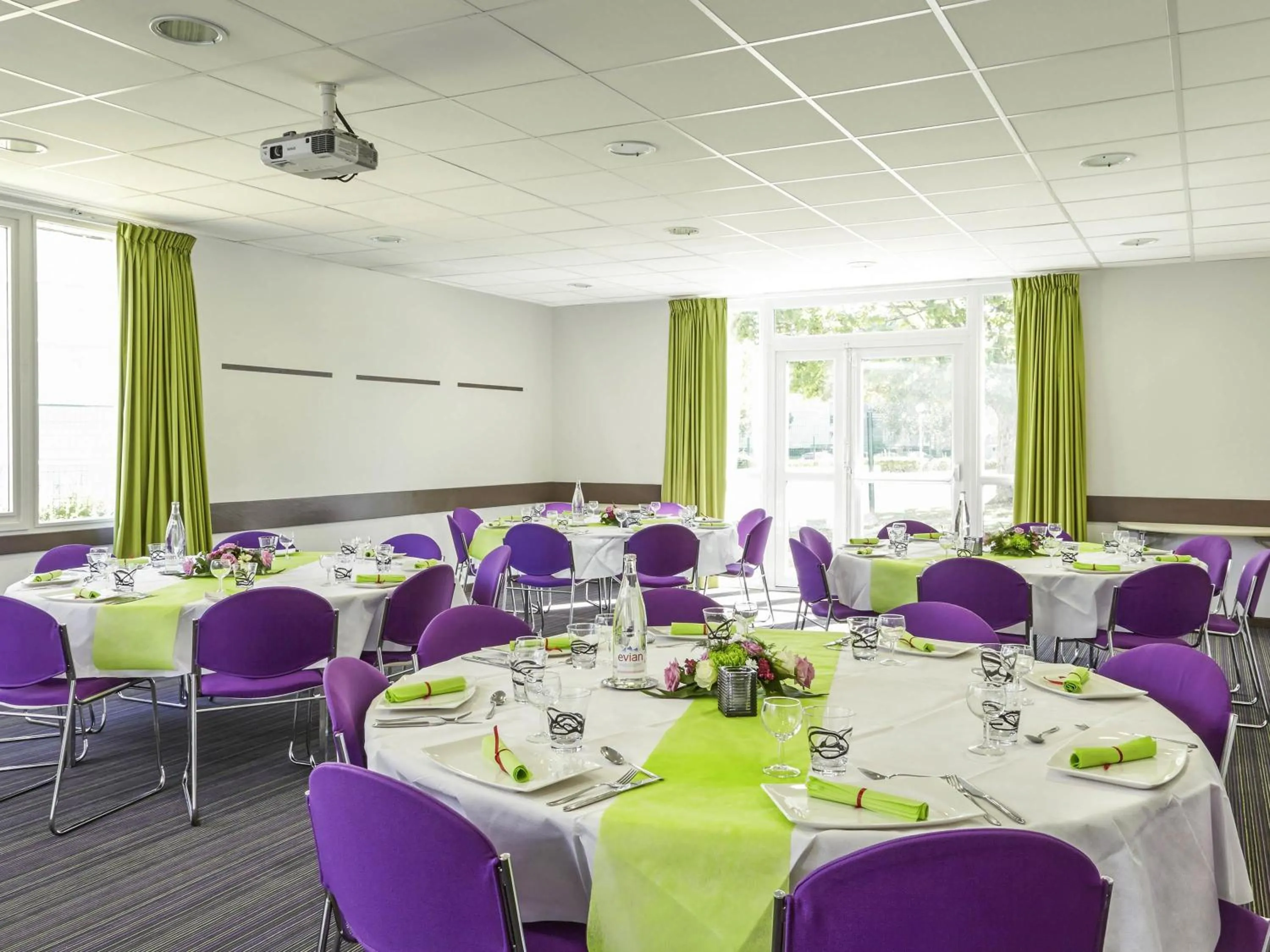 Meeting/conference room in ibis Chartres Ouest Luce