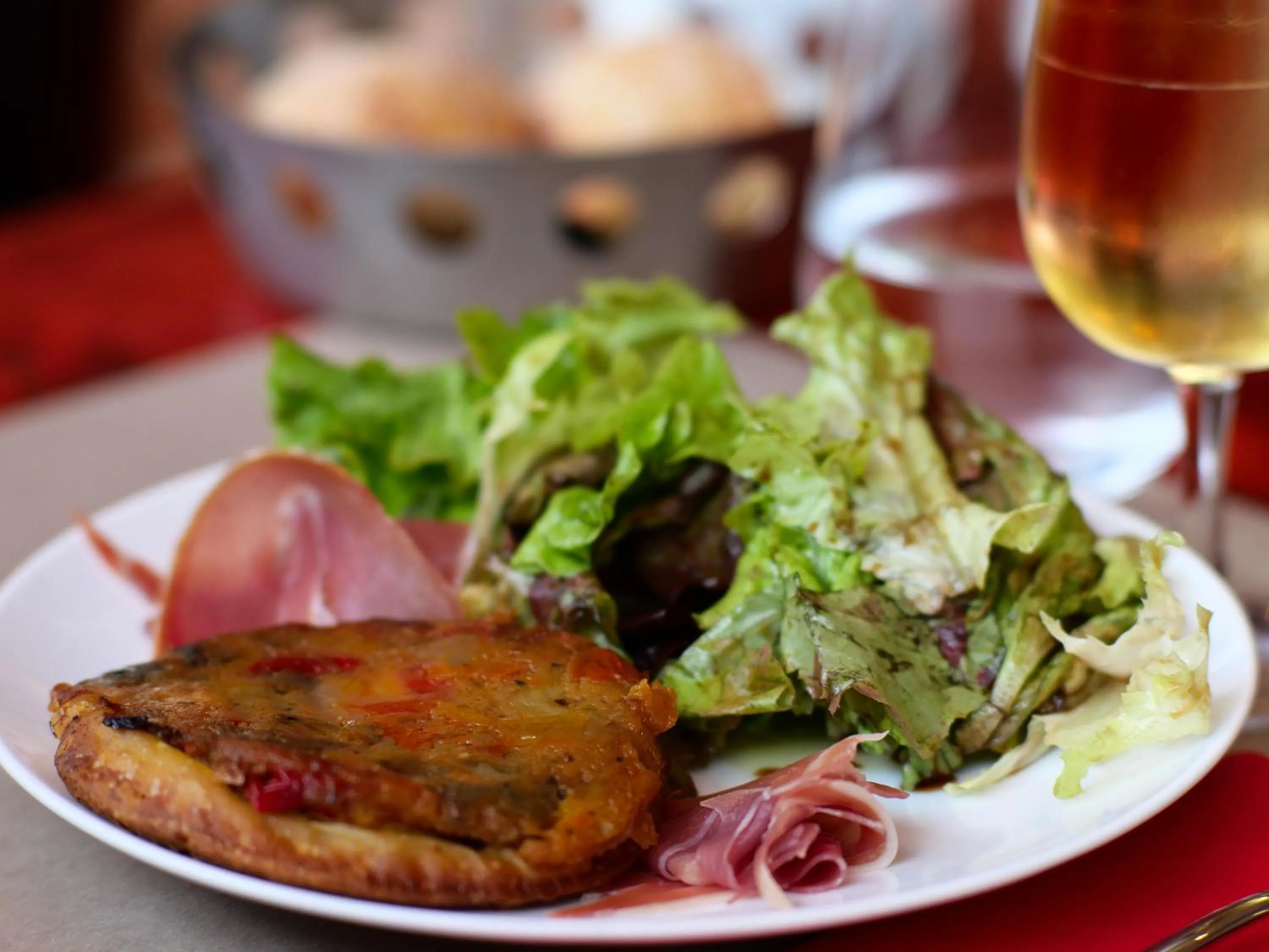 Restaurant/places to eat in ibis Chartres Ouest Luce