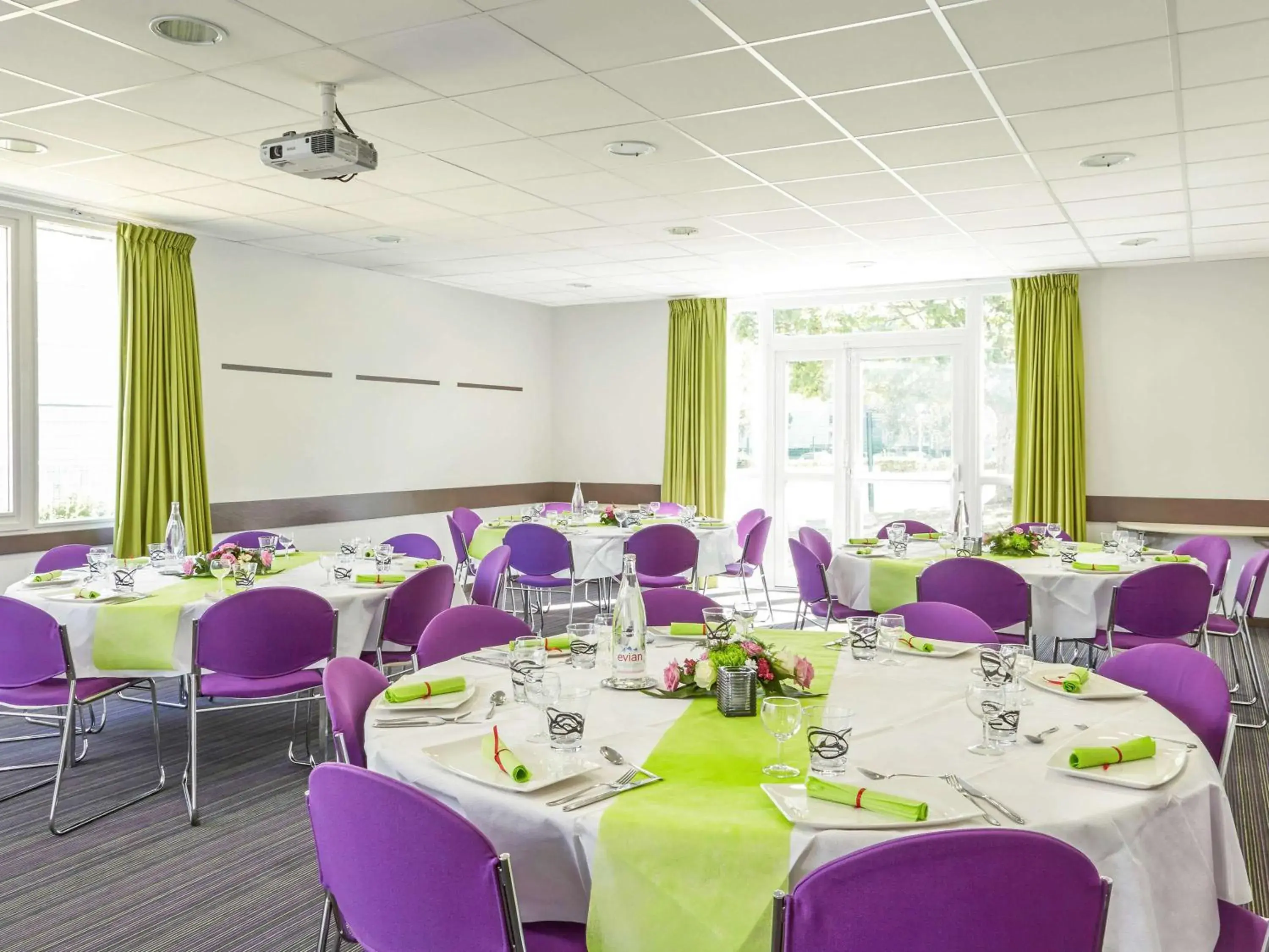 Restaurant/places to eat in ibis Chartres Ouest Luce Restaurant/places to eat in ibis Chartres Ouest Luce