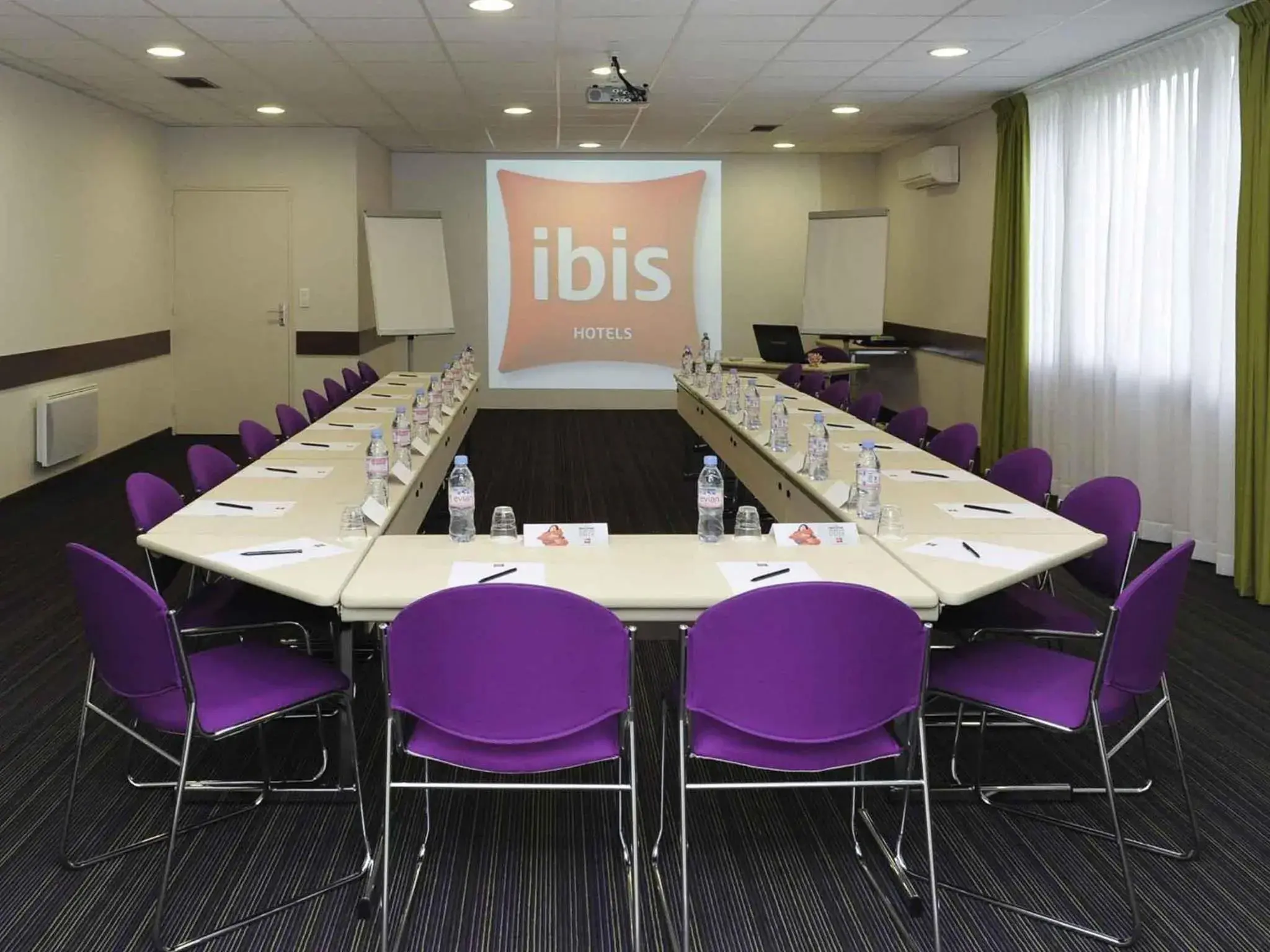 Property building in ibis Chartres Ouest Luce Property building in ibis Chartres Ouest Luce