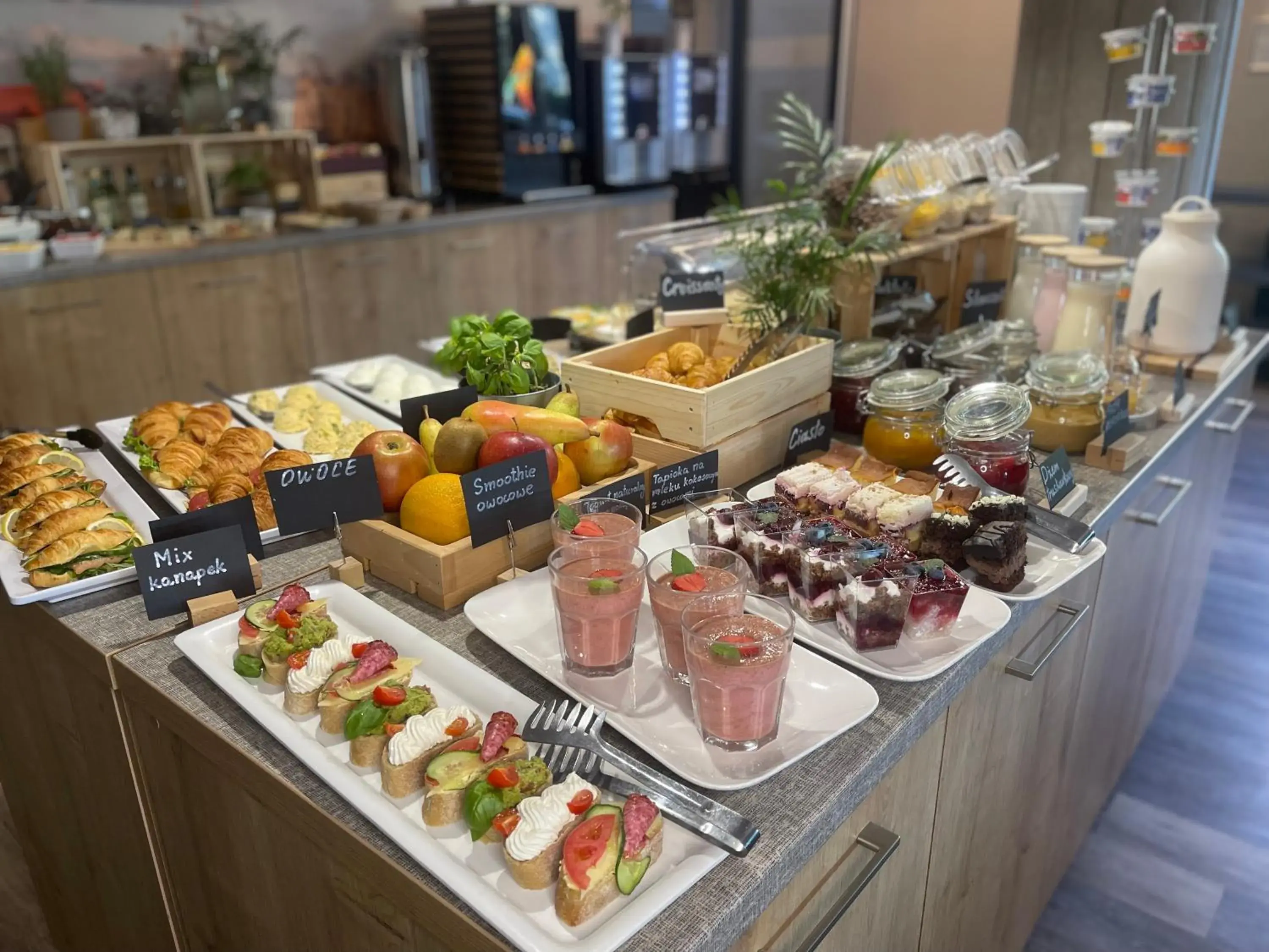 Buffet breakfast in Boutique Hotel's Kwiska - Legnicka Buffet breakfast in Boutique Hotel's Kwiska - Legnicka