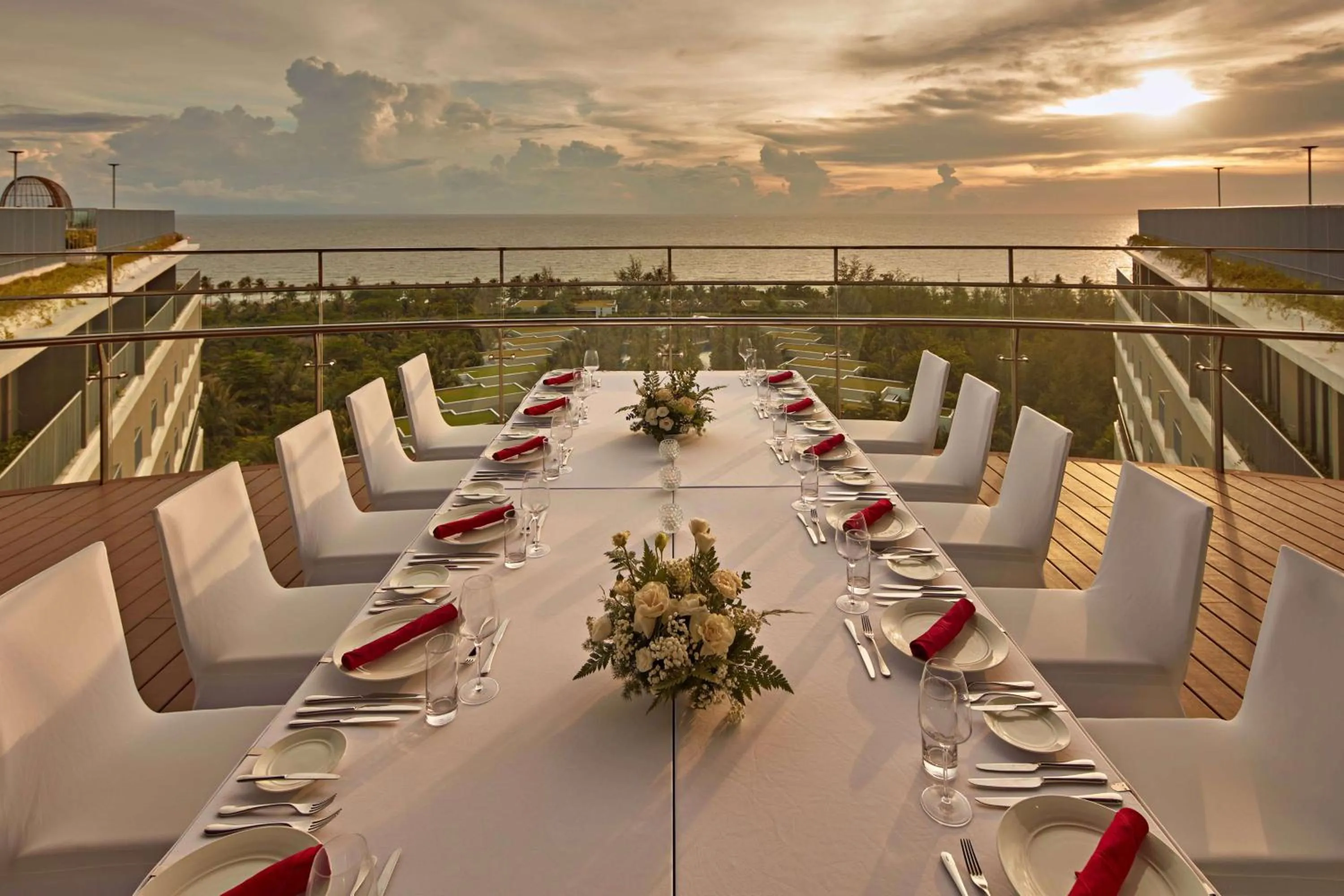 Lounge or bar in Best Western Premier Sonasea Phu Quoc