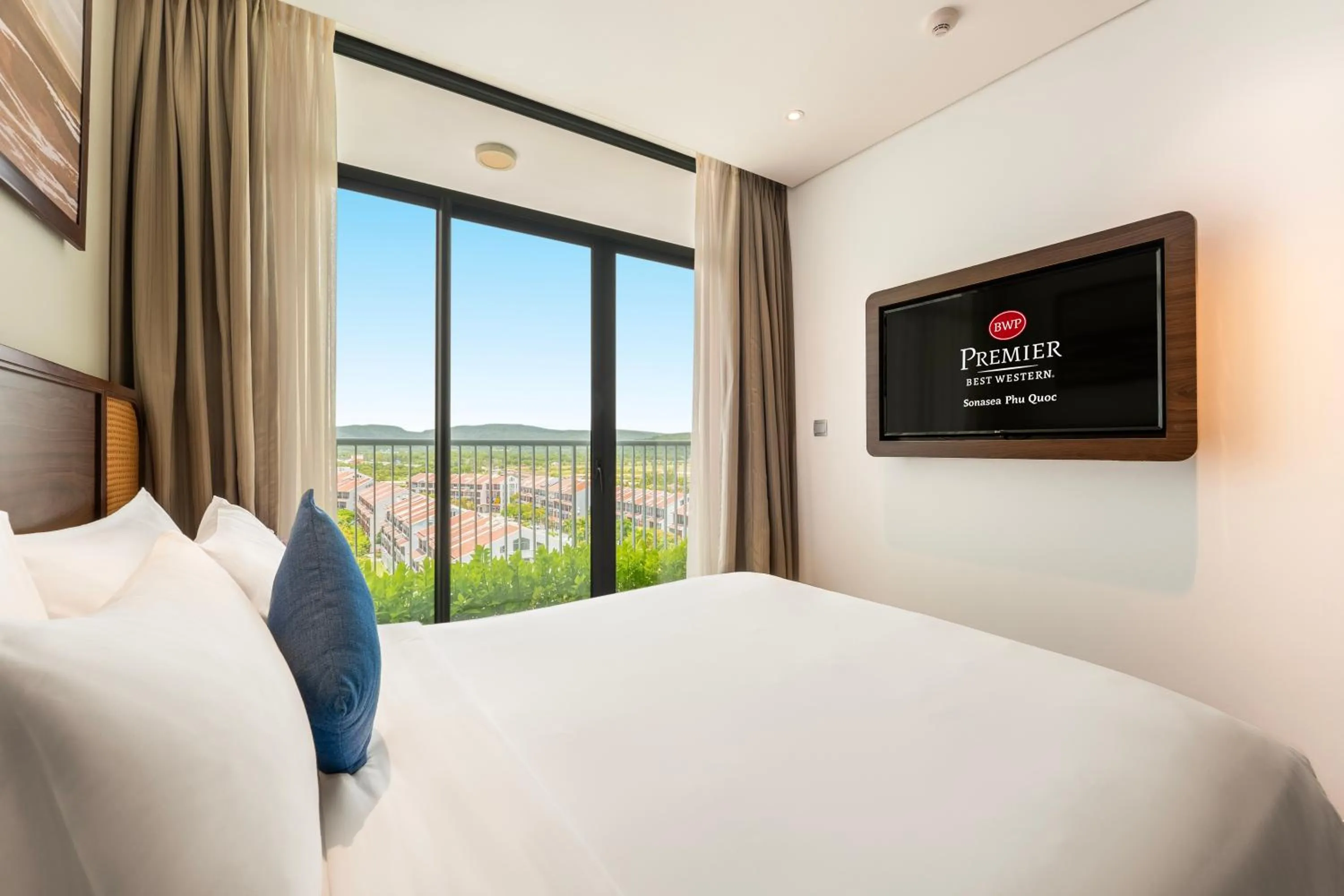 Bed in Best Western Premier Sonasea Phu Quoc