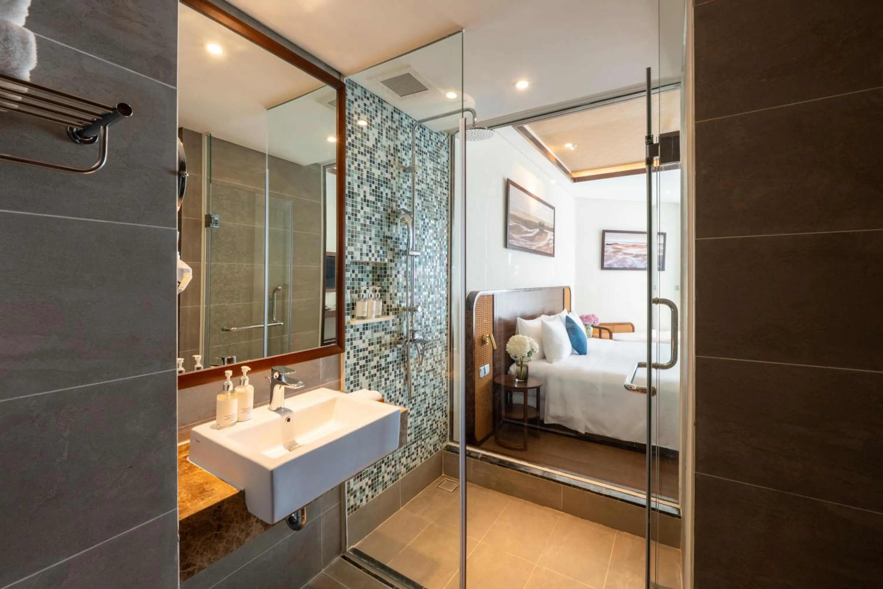 Shower, Bed in Best Western Premier Sonasea Phu Quoc