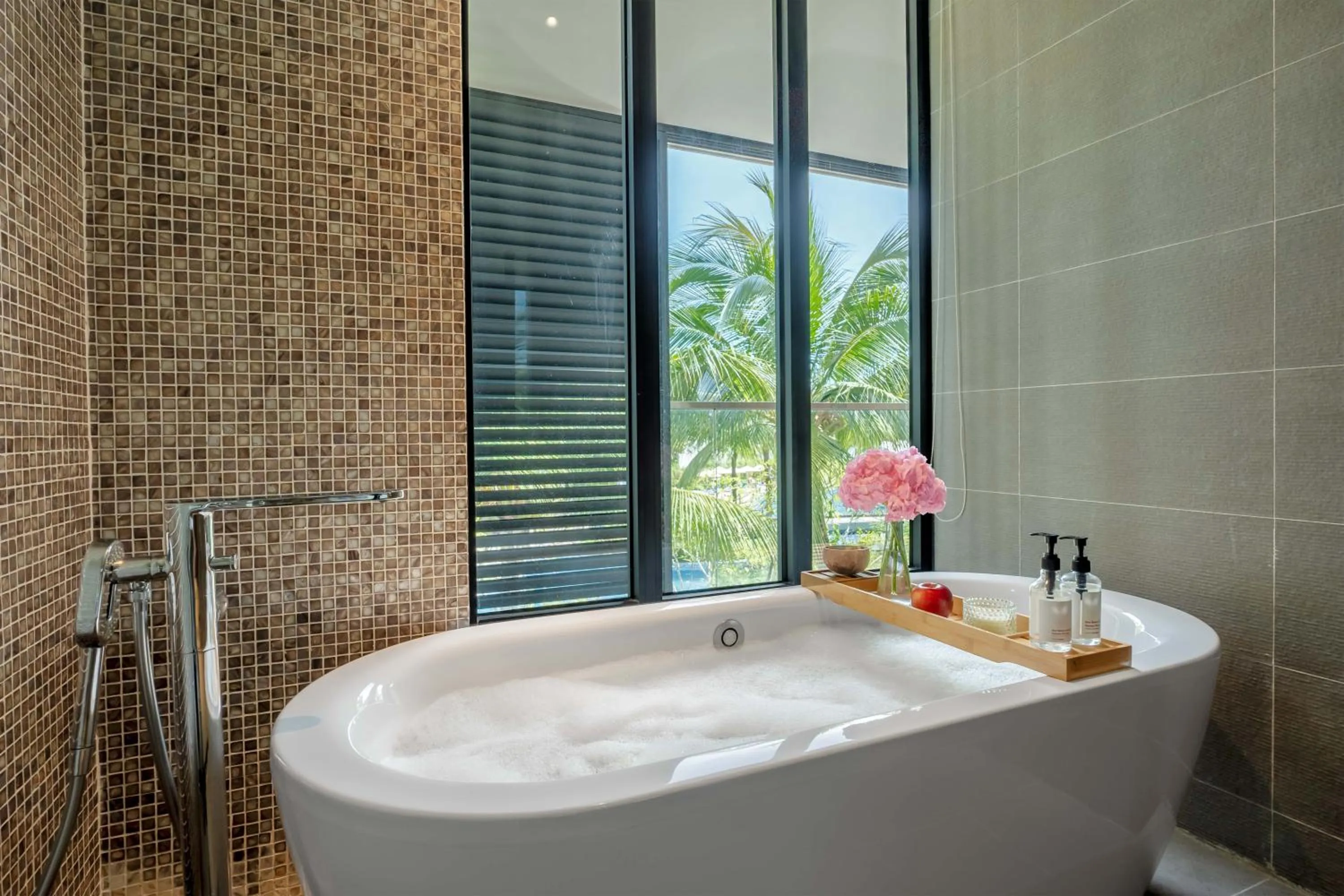 Bath in Best Western Premier Sonasea Phu Quoc
