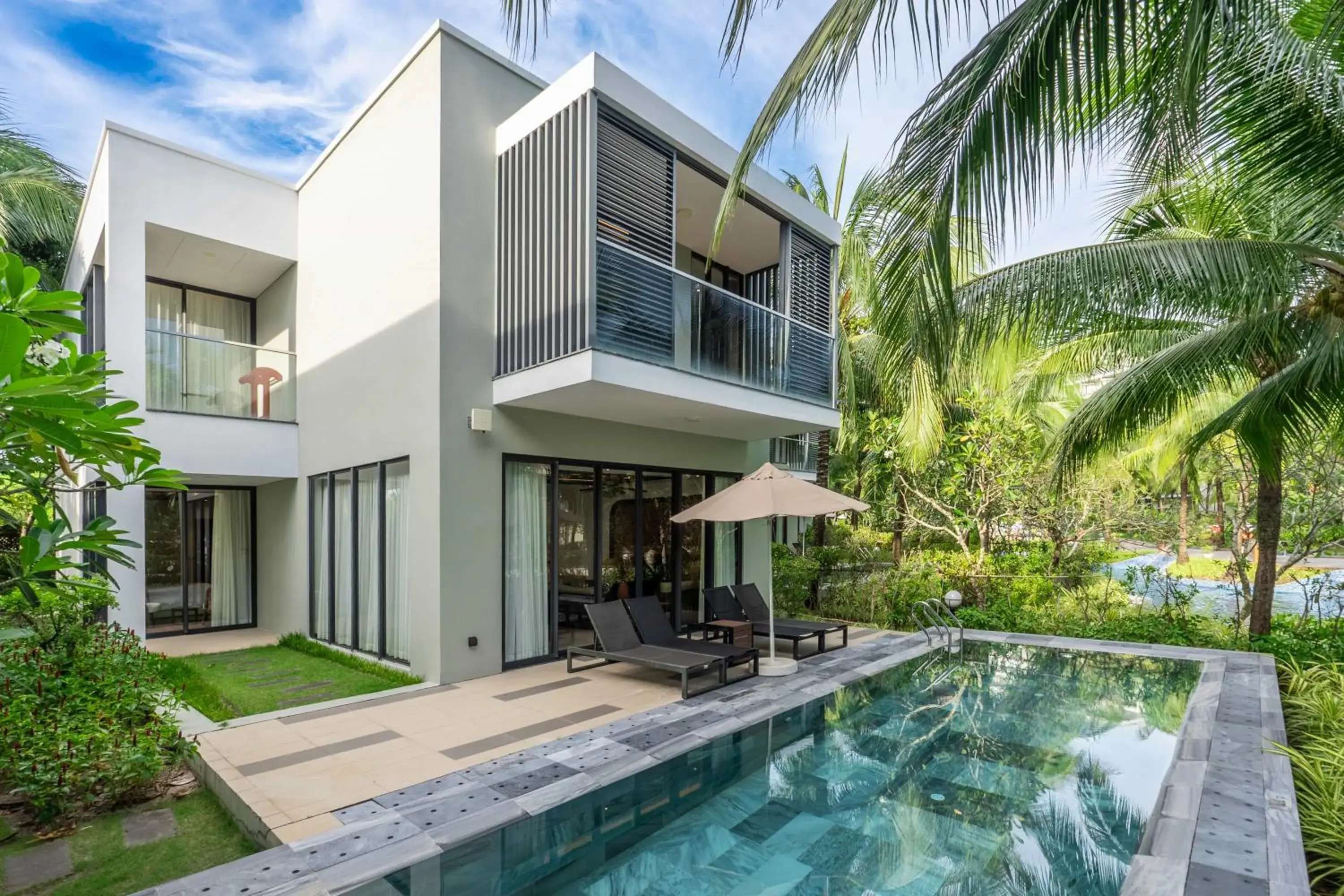 Three-Bedroom Deluxe Villa with One King Bed and Four Single Beds - Private Pool in Best Western Premier Sonasea Phu Quoc Three-Bedroom Deluxe Villa with One King Bed and Four Single Beds - Private Pool in Best Western Premier Sonasea Phu Quoc