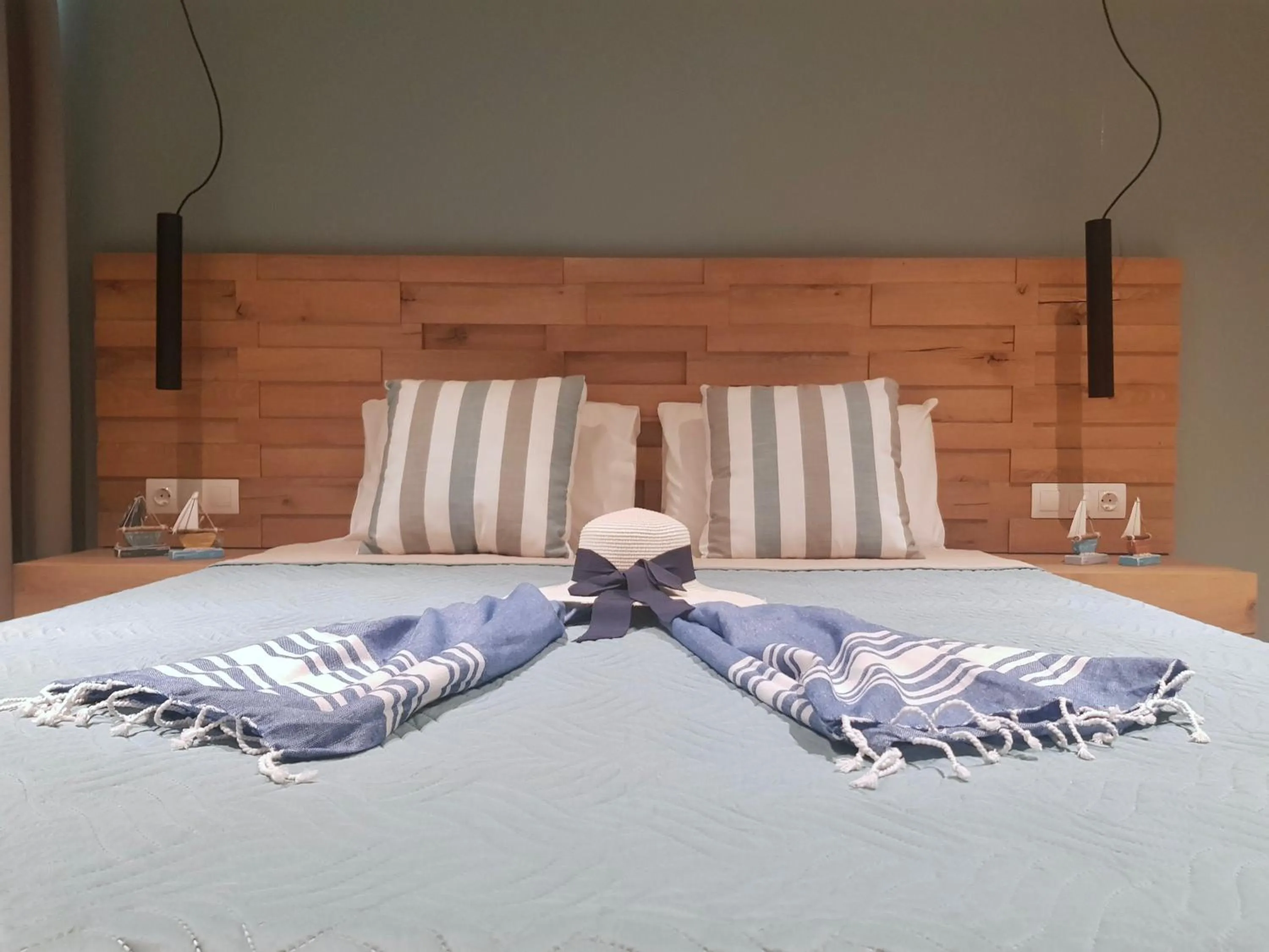 Bed in George Deluxe Apartments