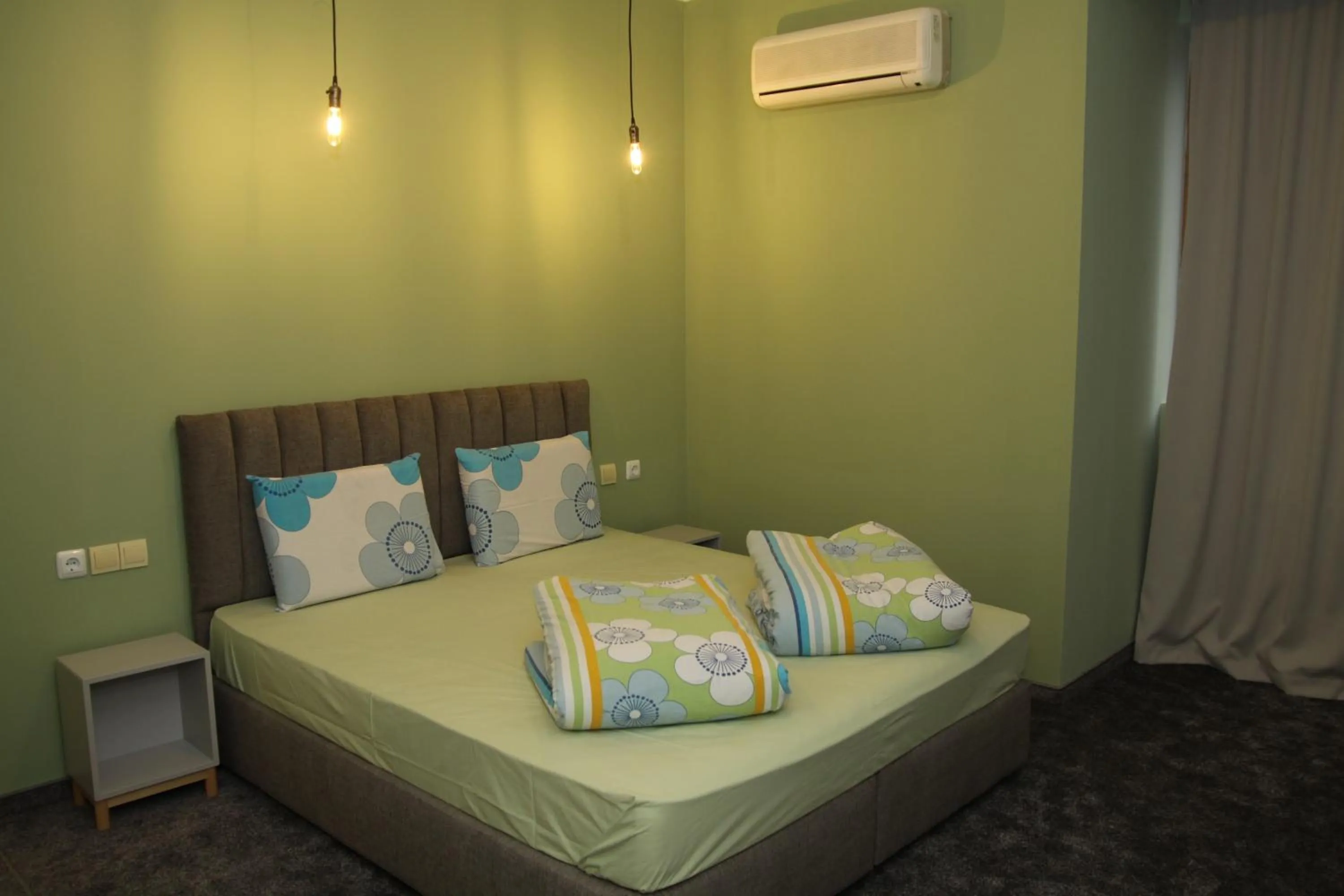 Garden, Bed in Hotel Color