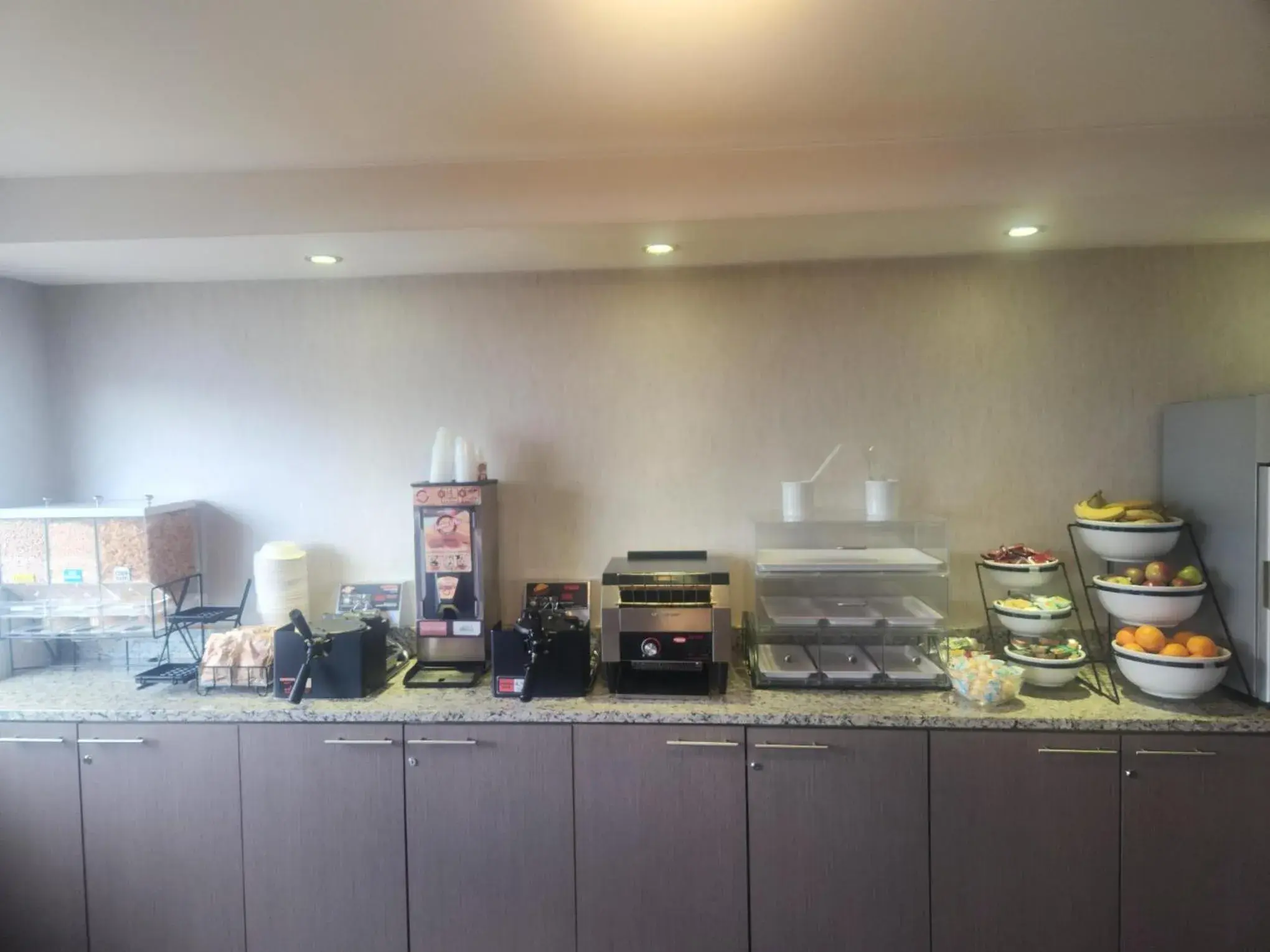 Breakfast in Comfort Inn Breakfast in Comfort Inn