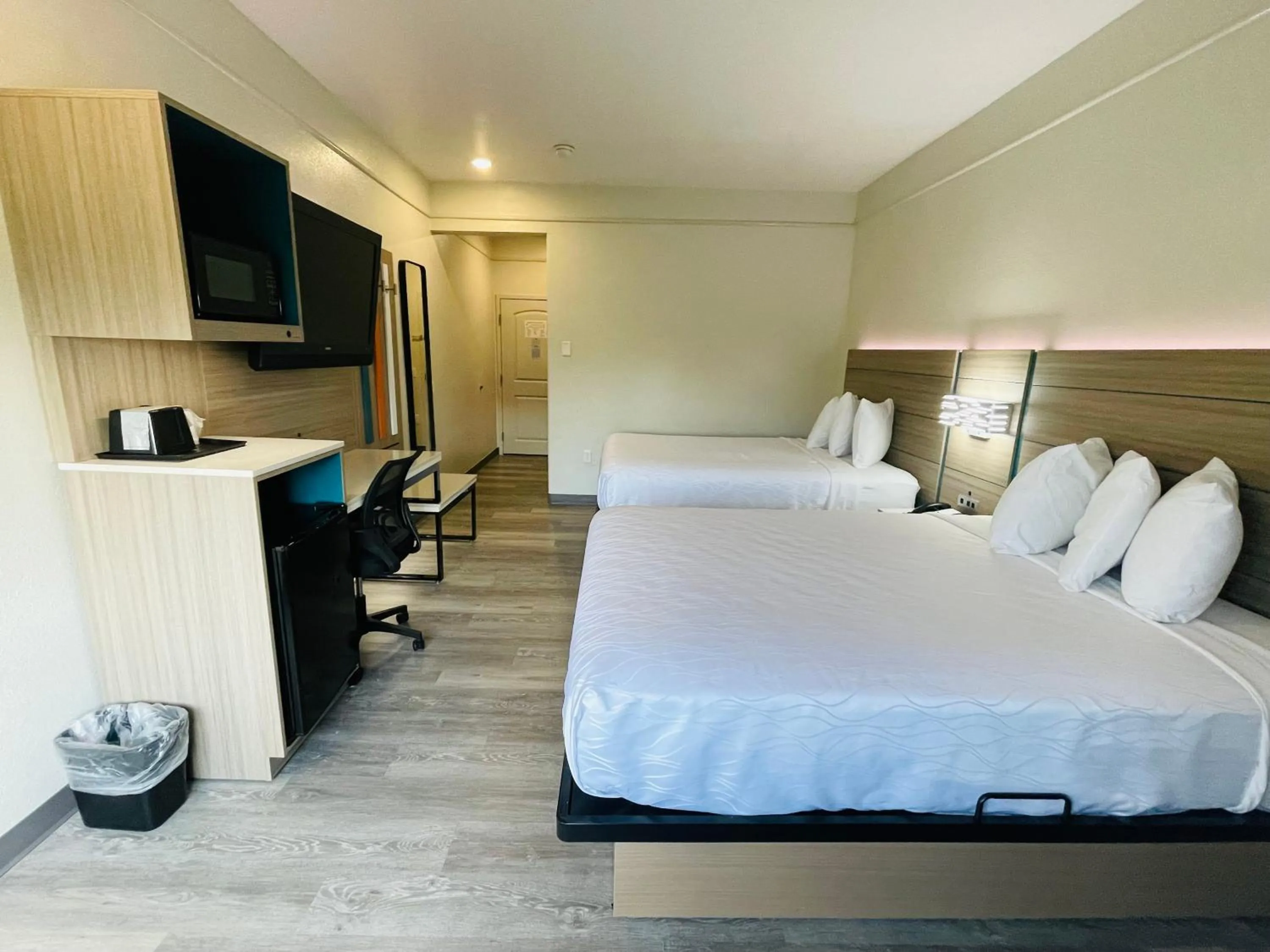 Bed in Sonesta Essential Hotel Houston-I-45 Spring