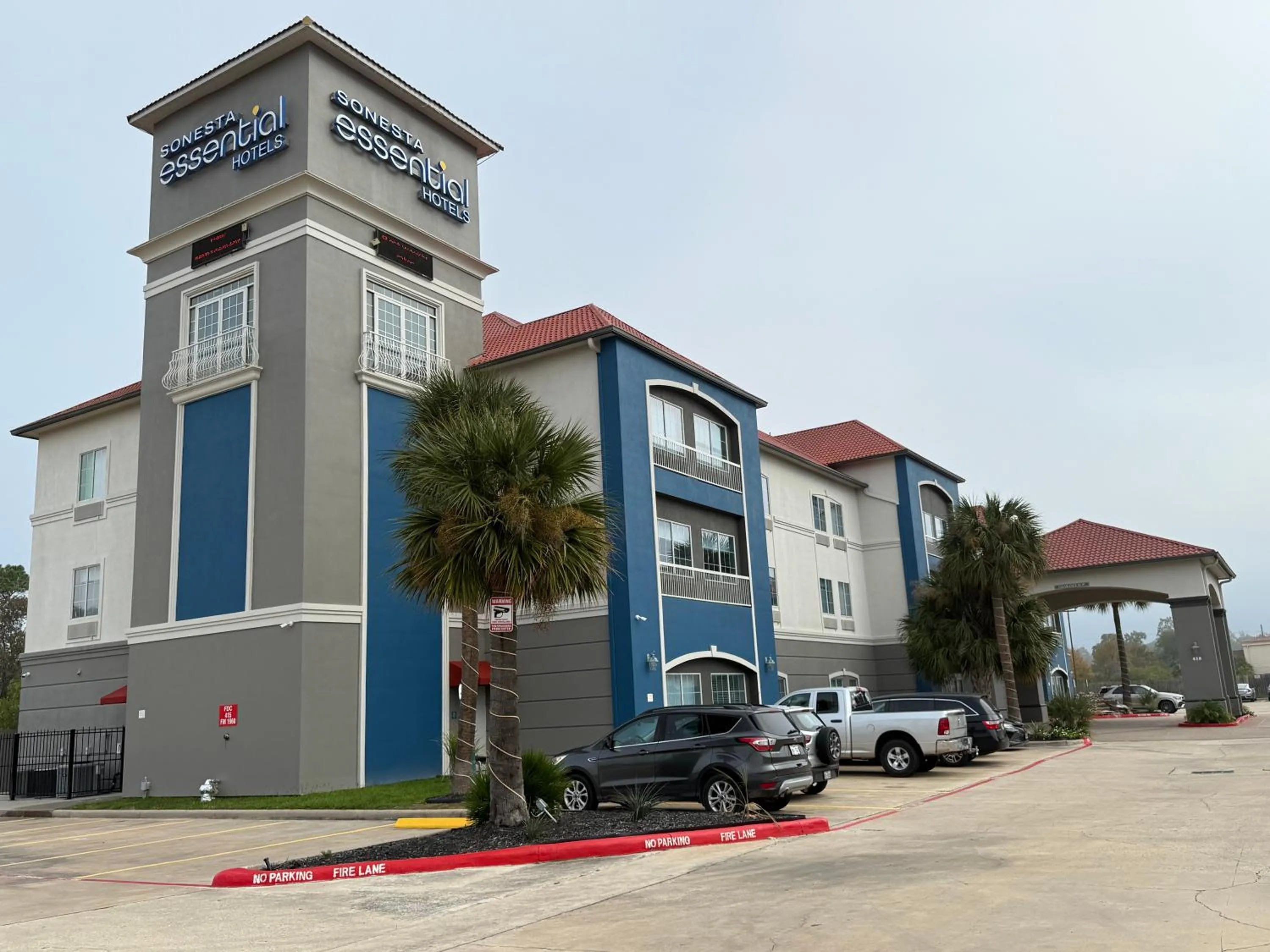 Property building in Sonesta Essential Hotel Houston-I-45 Spring