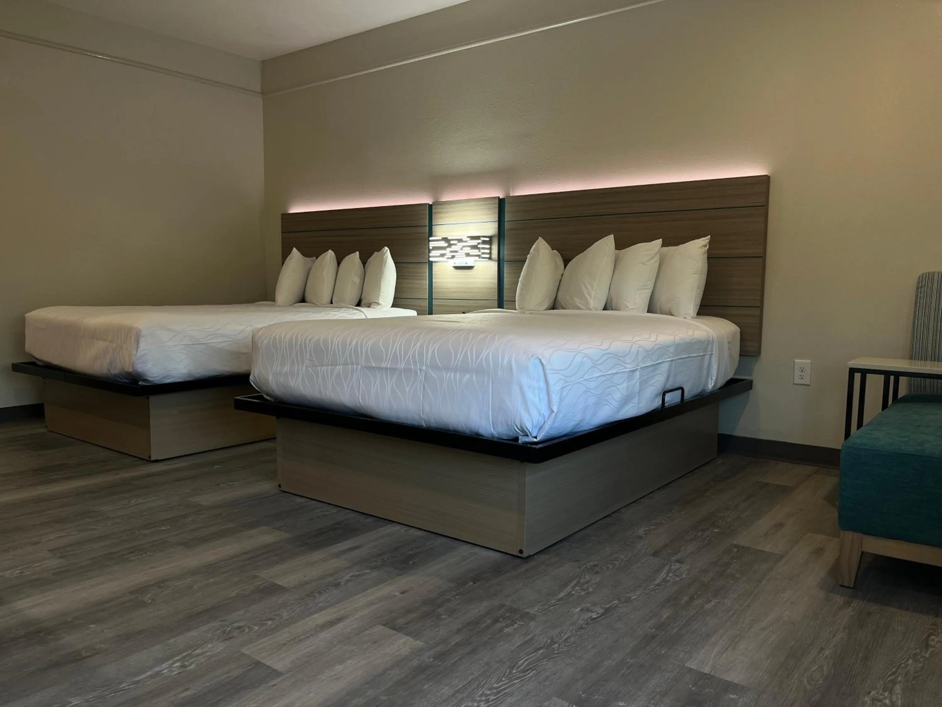 Bedroom, Bed in Sonesta Essential Hotel Houston-I-45 Spring