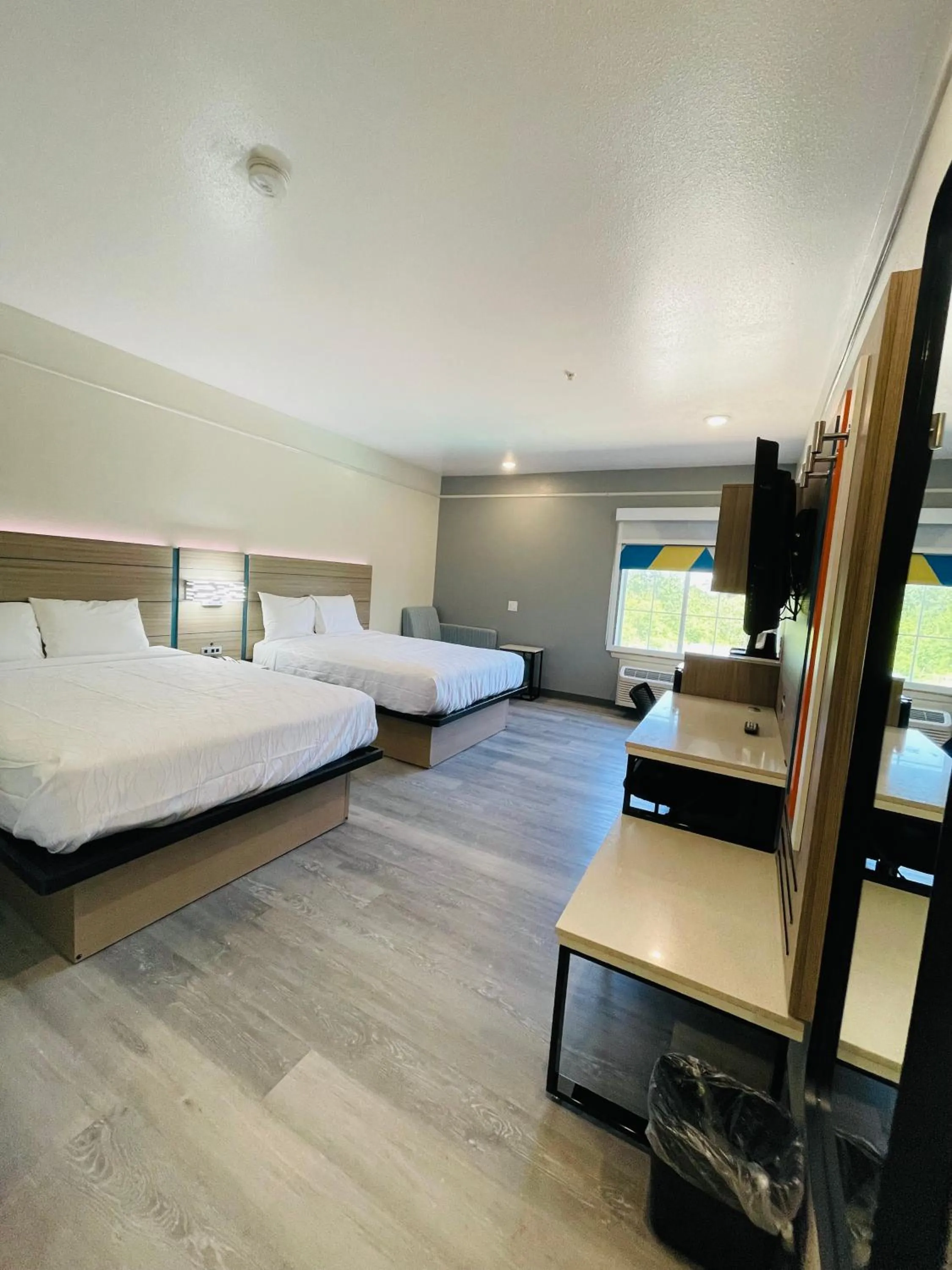 Bed in Sonesta Essential Hotel Houston-I-45 Spring