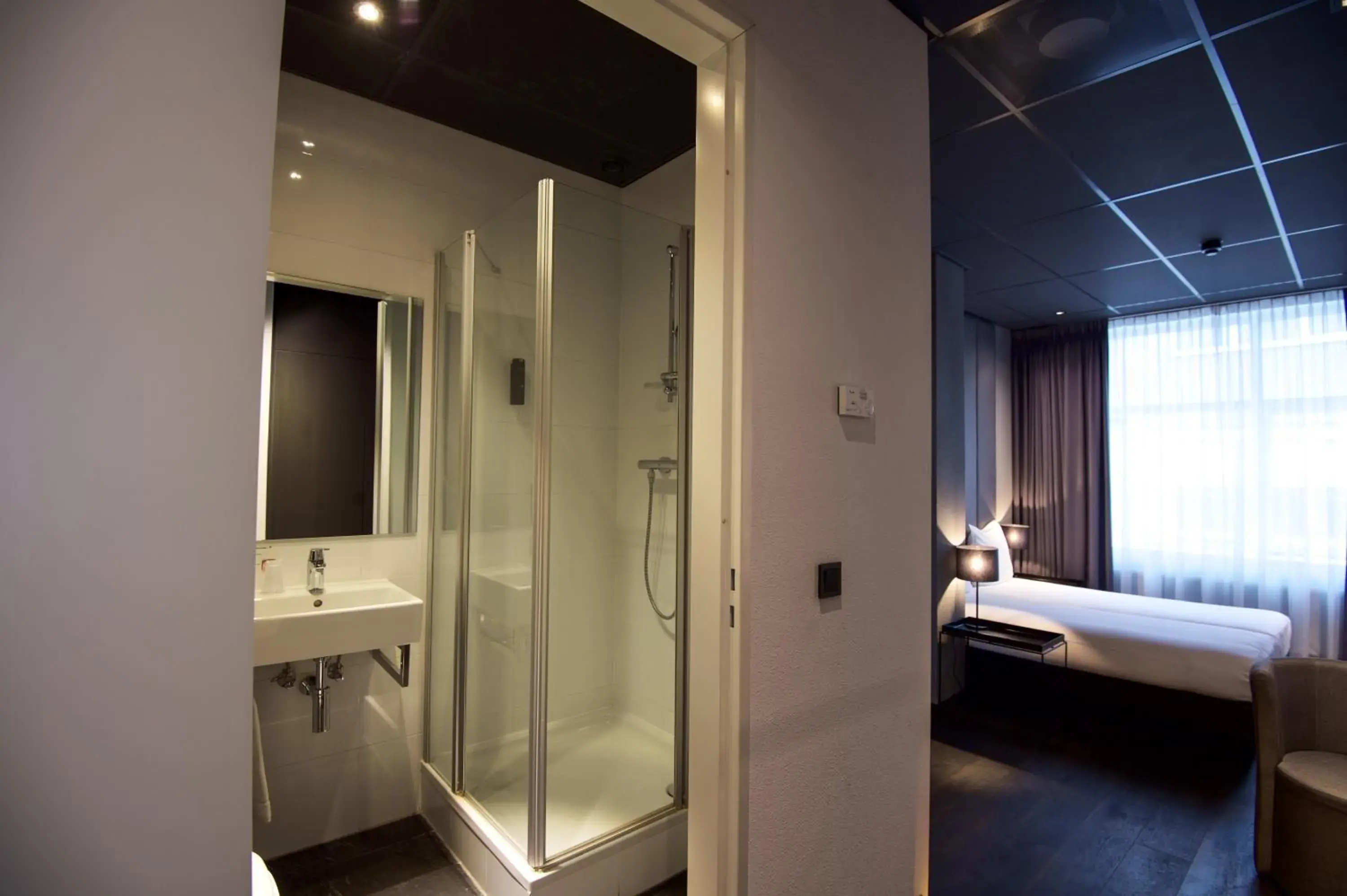 Photo of the whole room, Bathroom in Design Hotel Glow