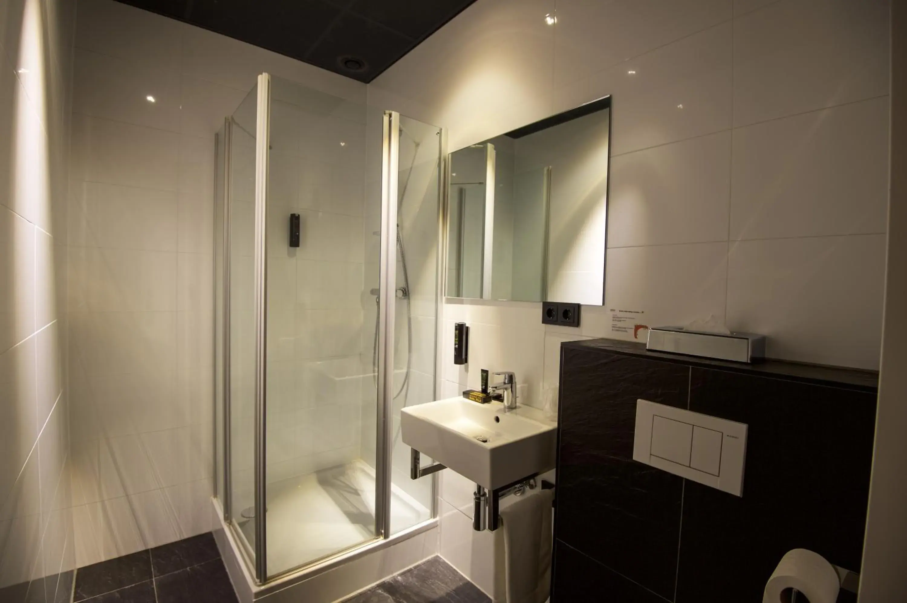 Bathroom in Design Hotel Glow