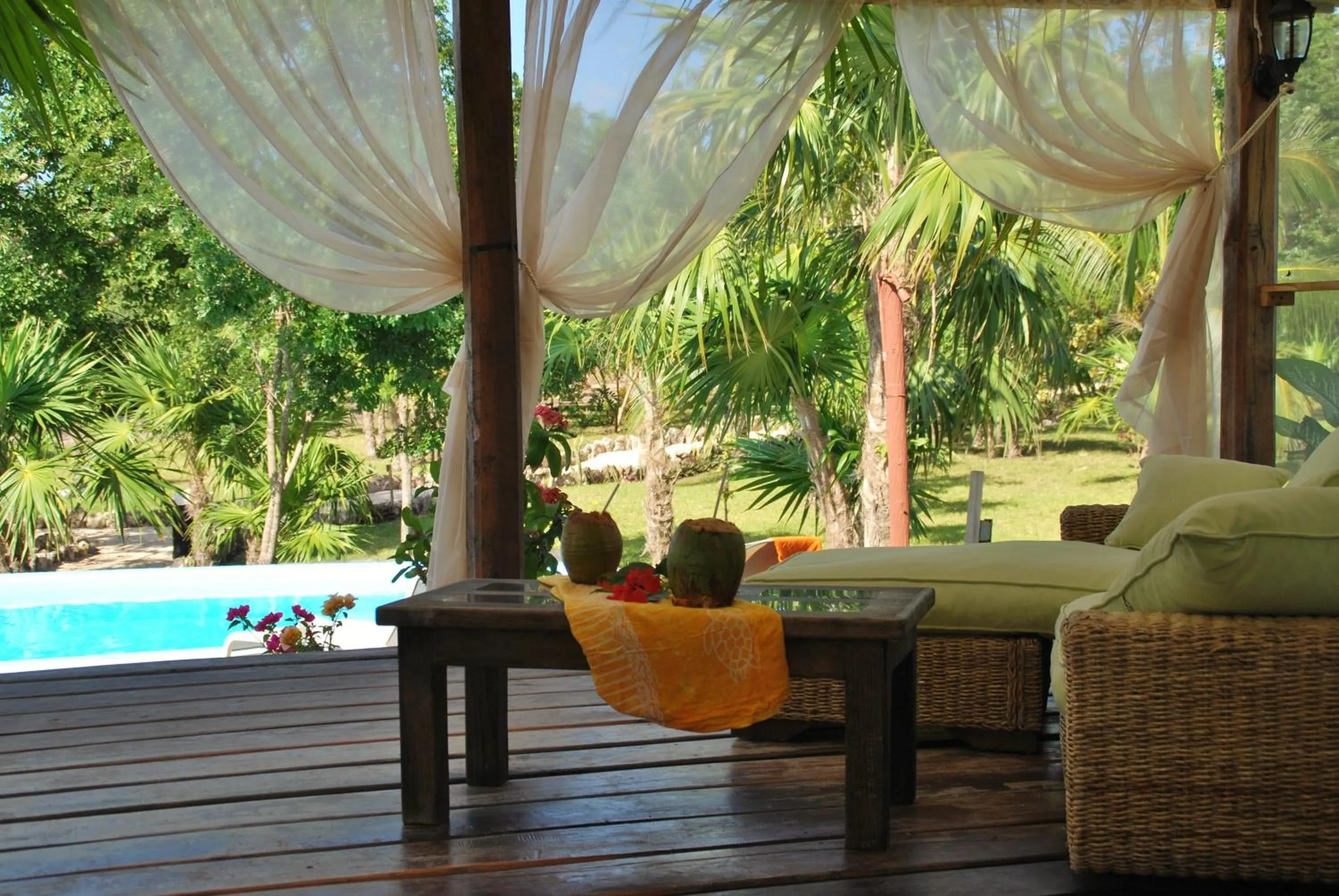 Swimming pool in Hotel El Chital
