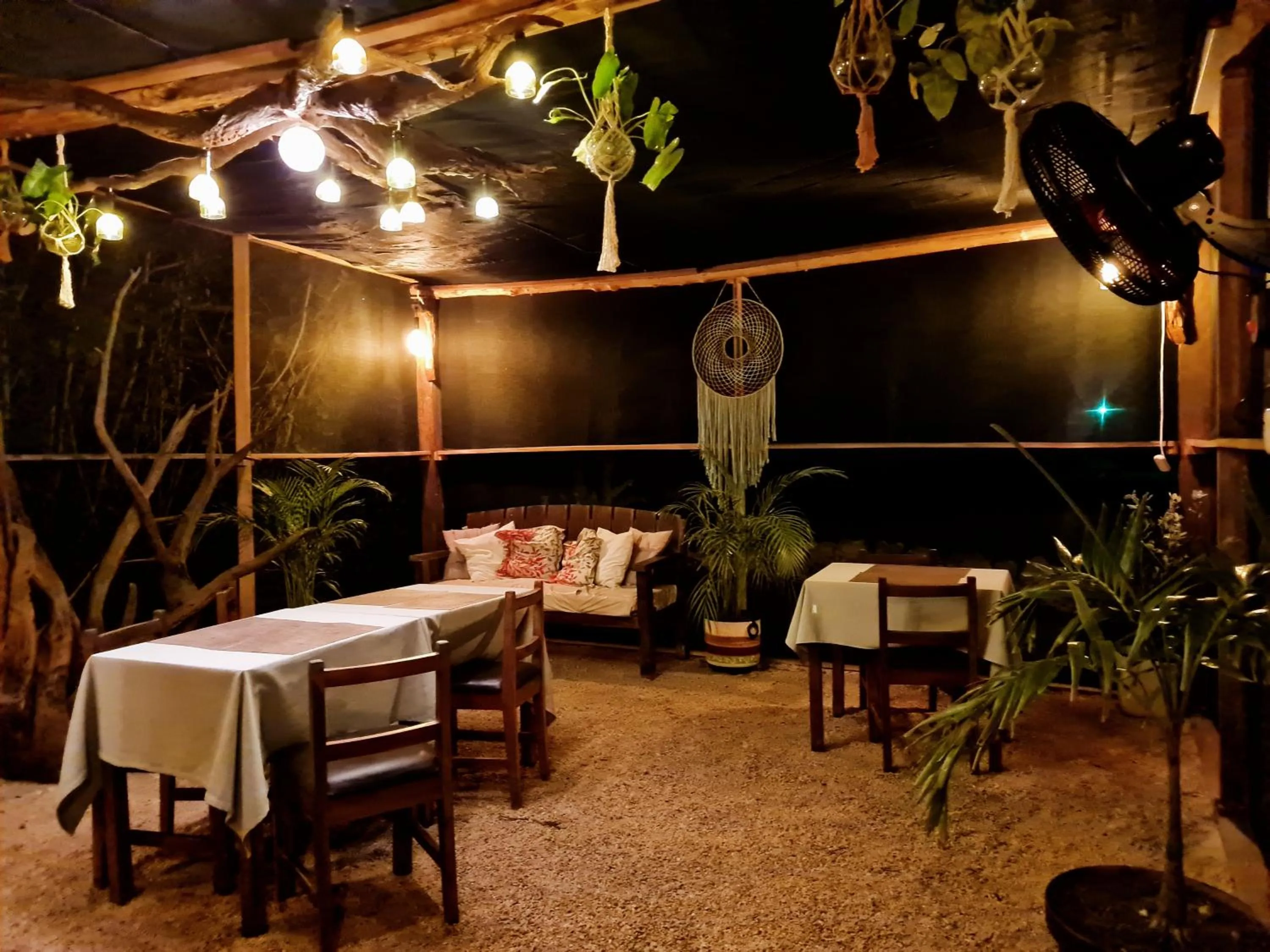 Restaurant/places to eat in Hotel El Chital