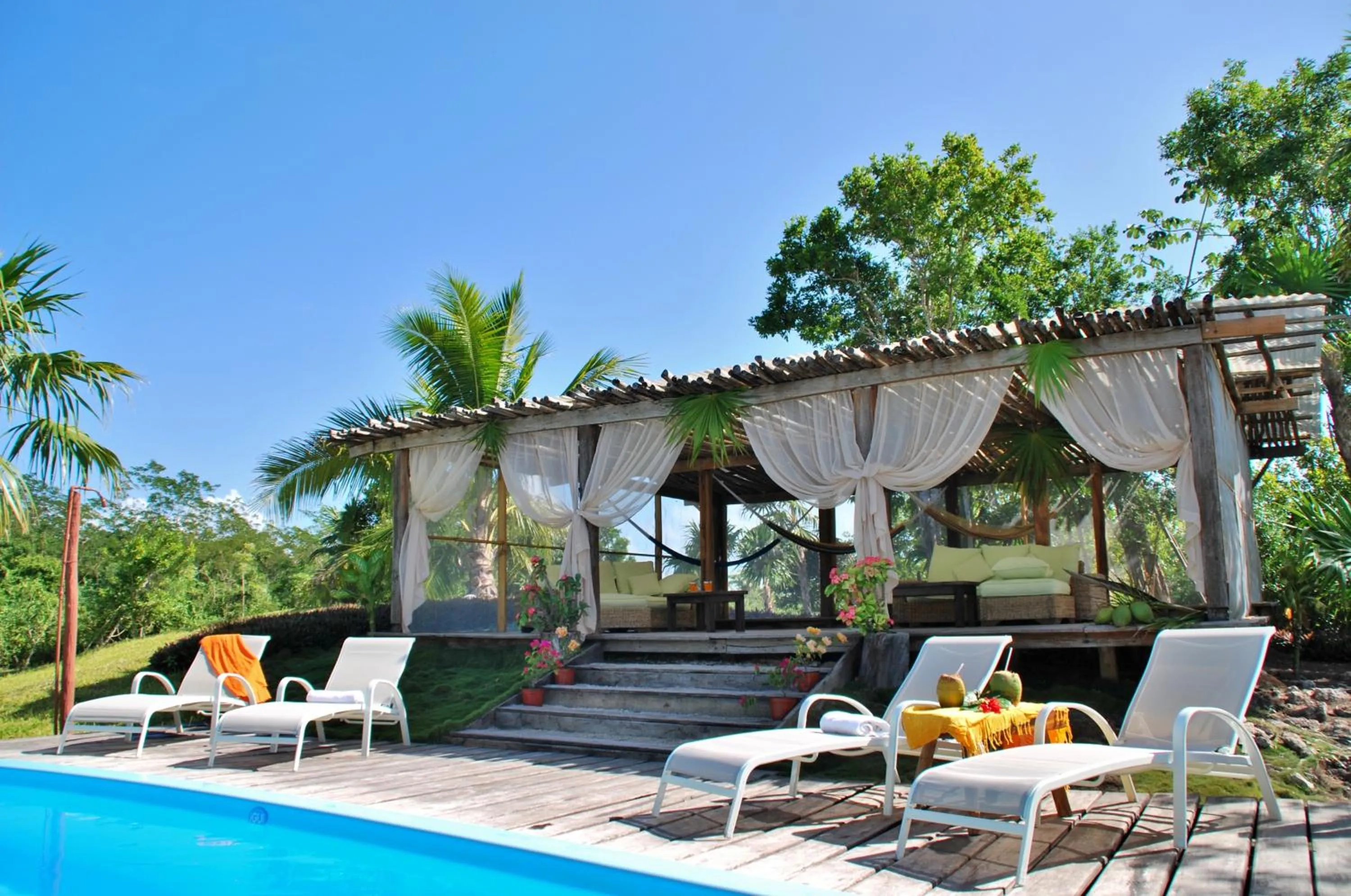 Swimming pool in Hotel El Chital
