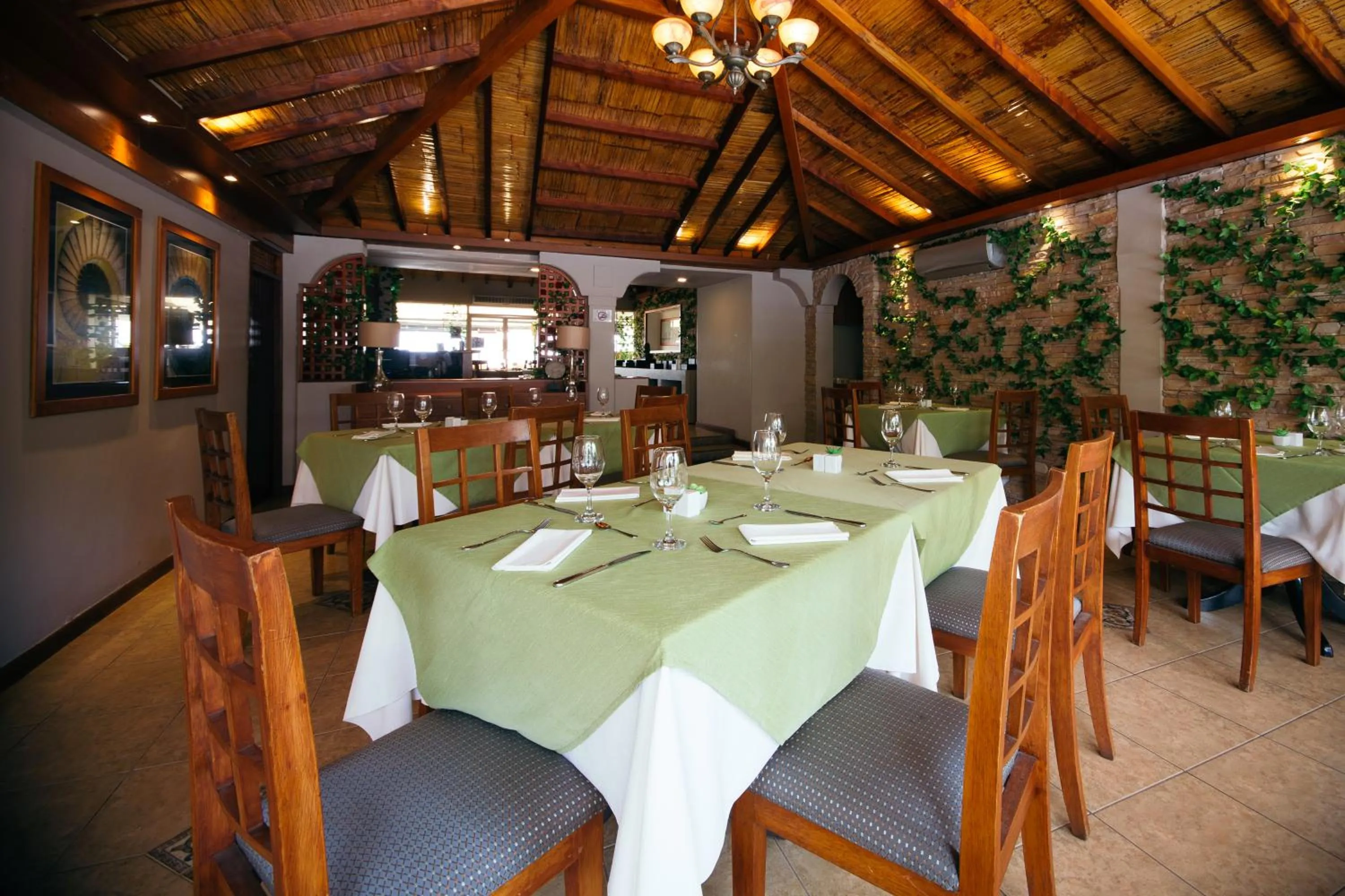 Restaurant/places to eat in Hotel Balandra