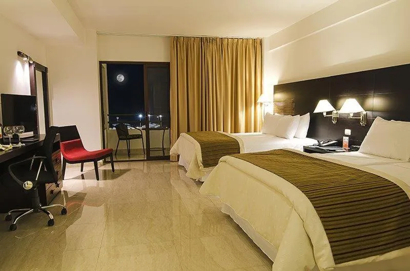 Bathroom, Bed in Hotel Balandra