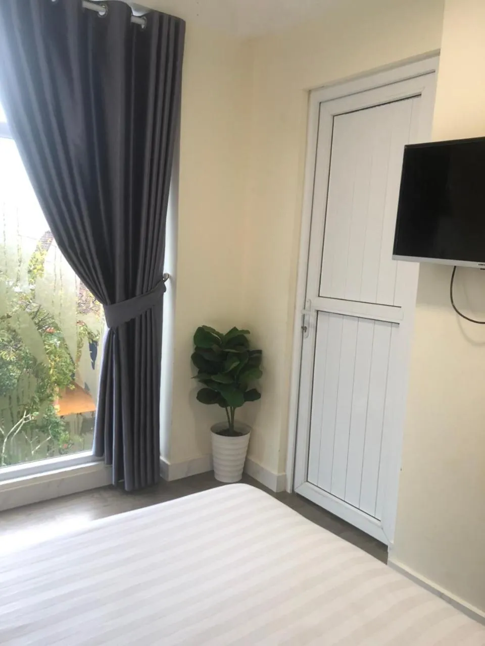 Bed in Hue Four Seasons Hotel