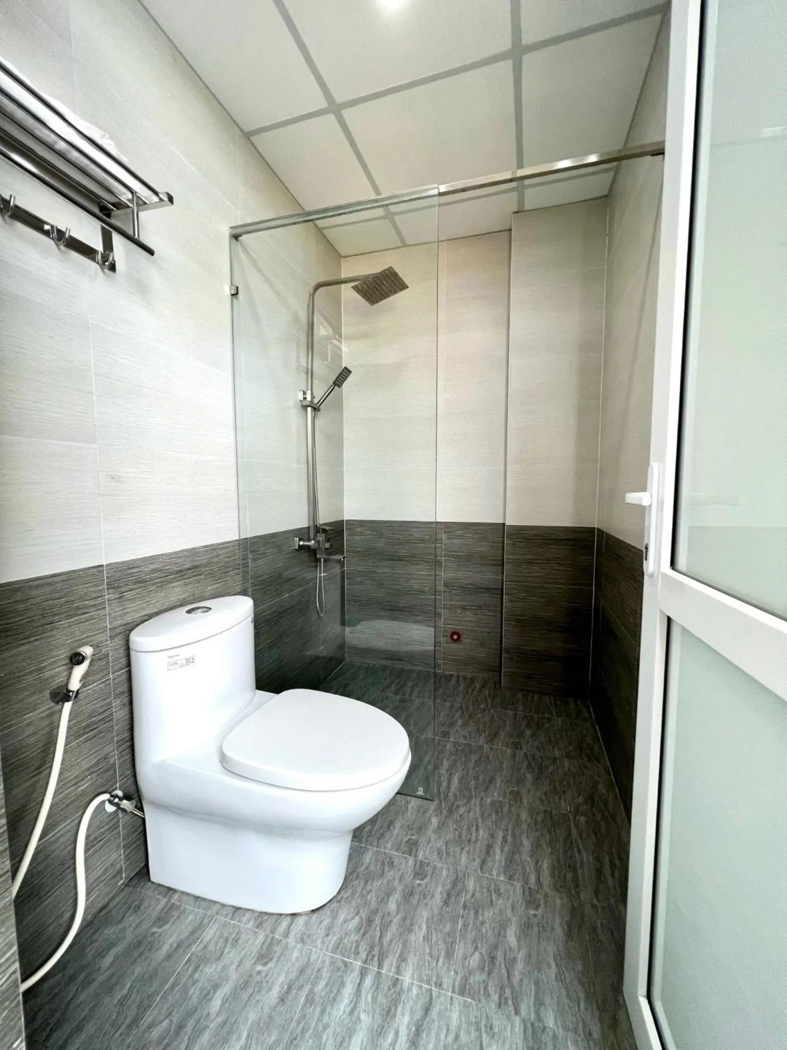 Shower in Hue Four Seasons Hotel