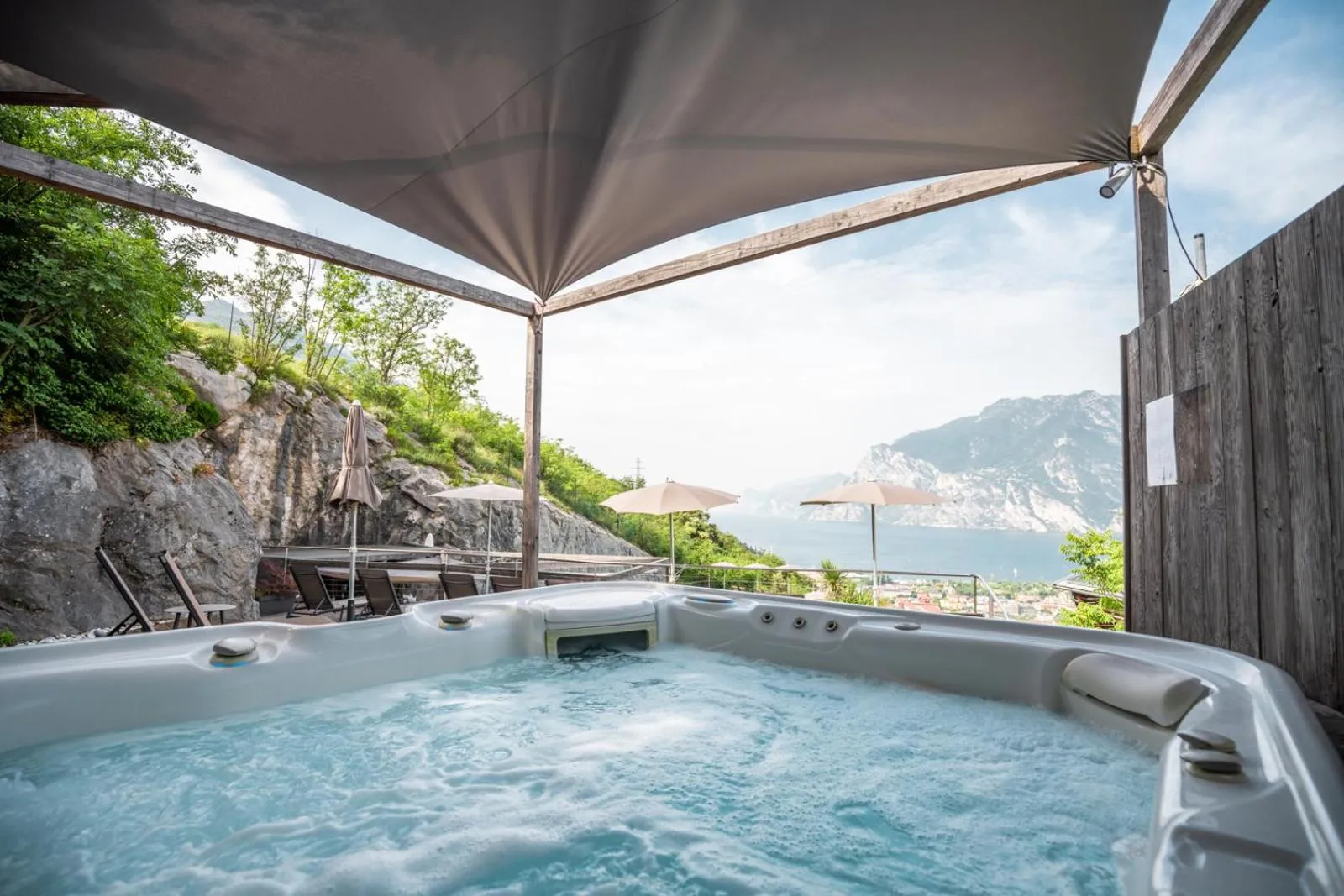 Hot Tub in Garda Hotel Forte Charme