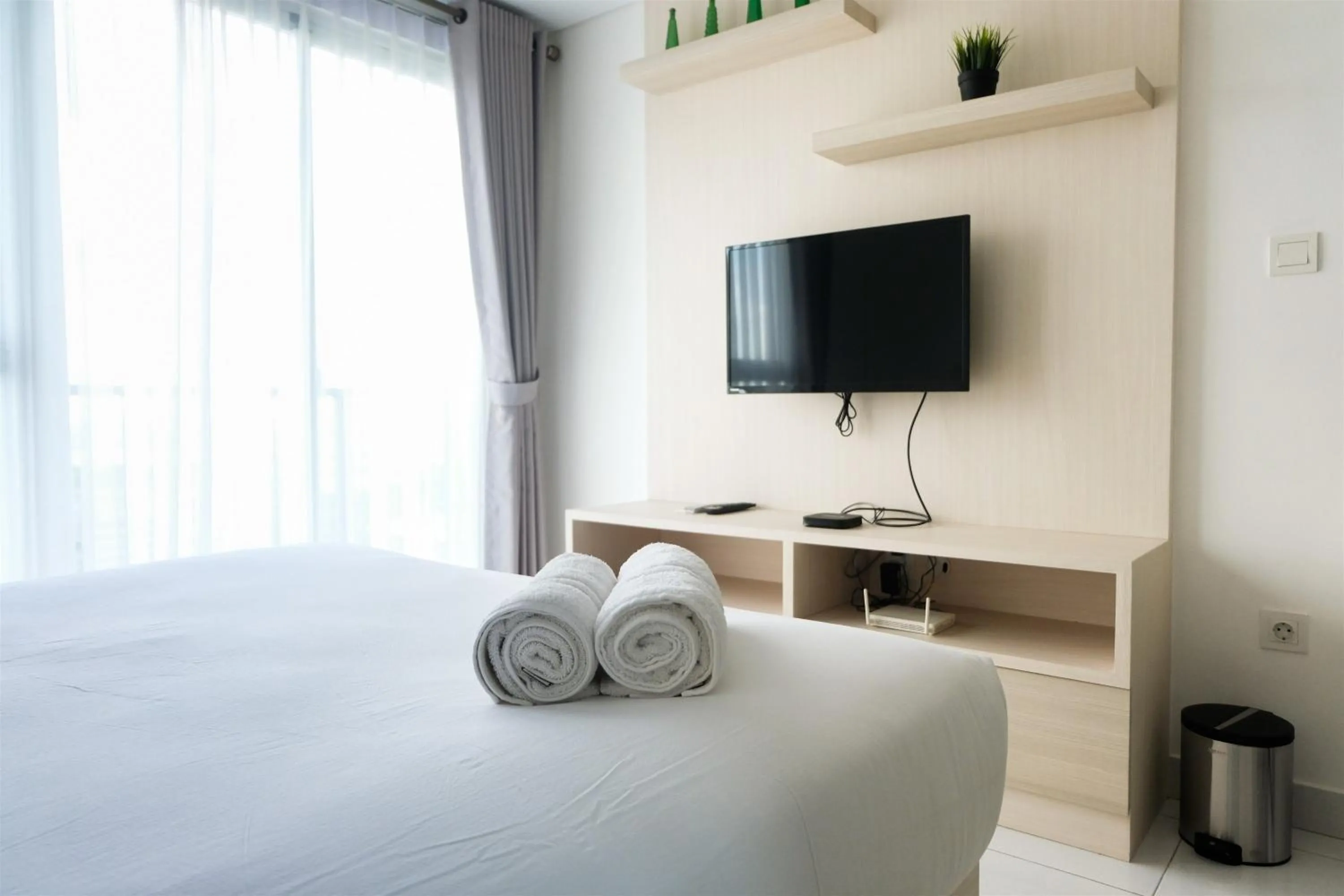 Nice and Comfy Studio Apartment Casa de Parco By Travelio