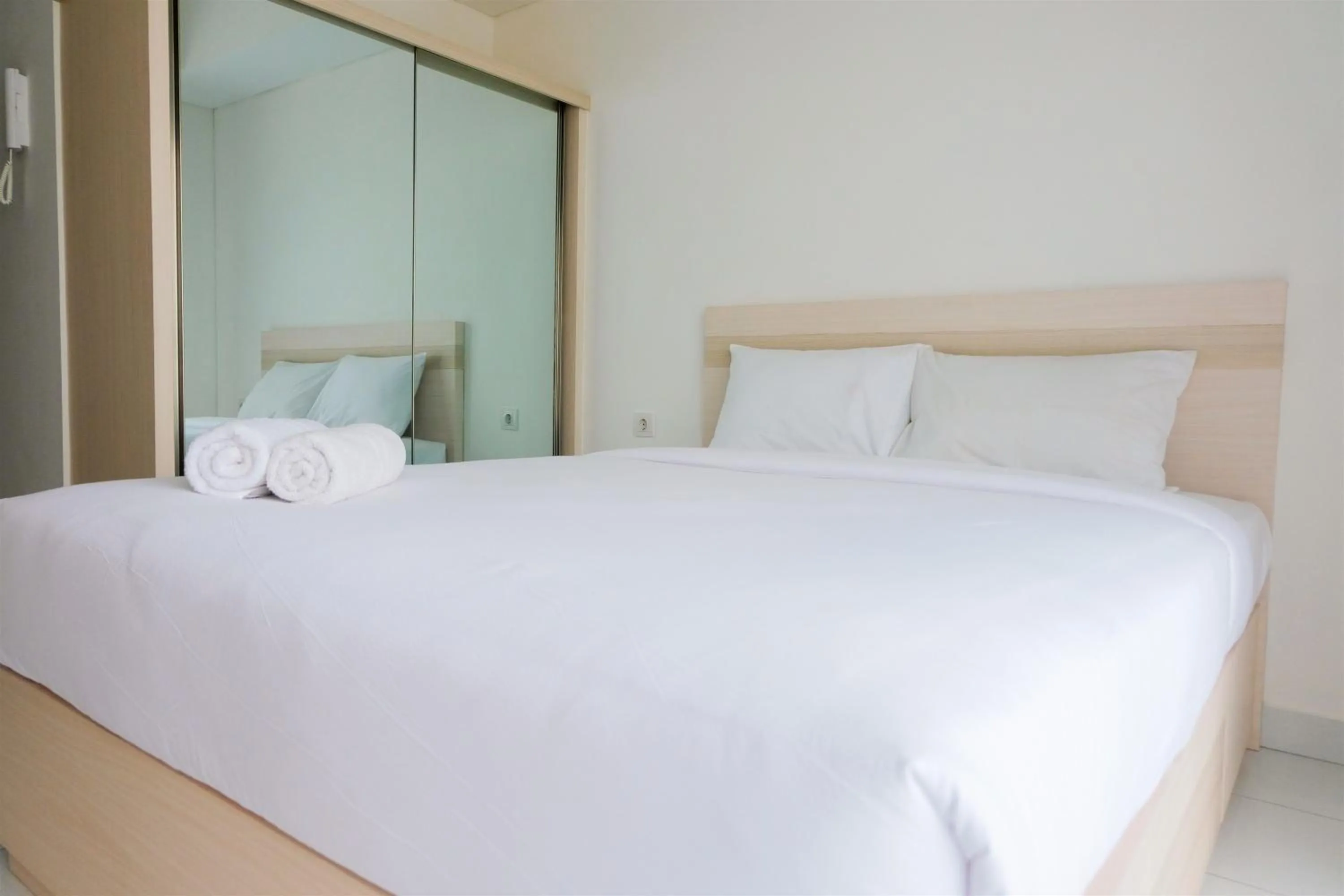 Nice and Comfy Studio Apartment Casa de Parco By Travelio