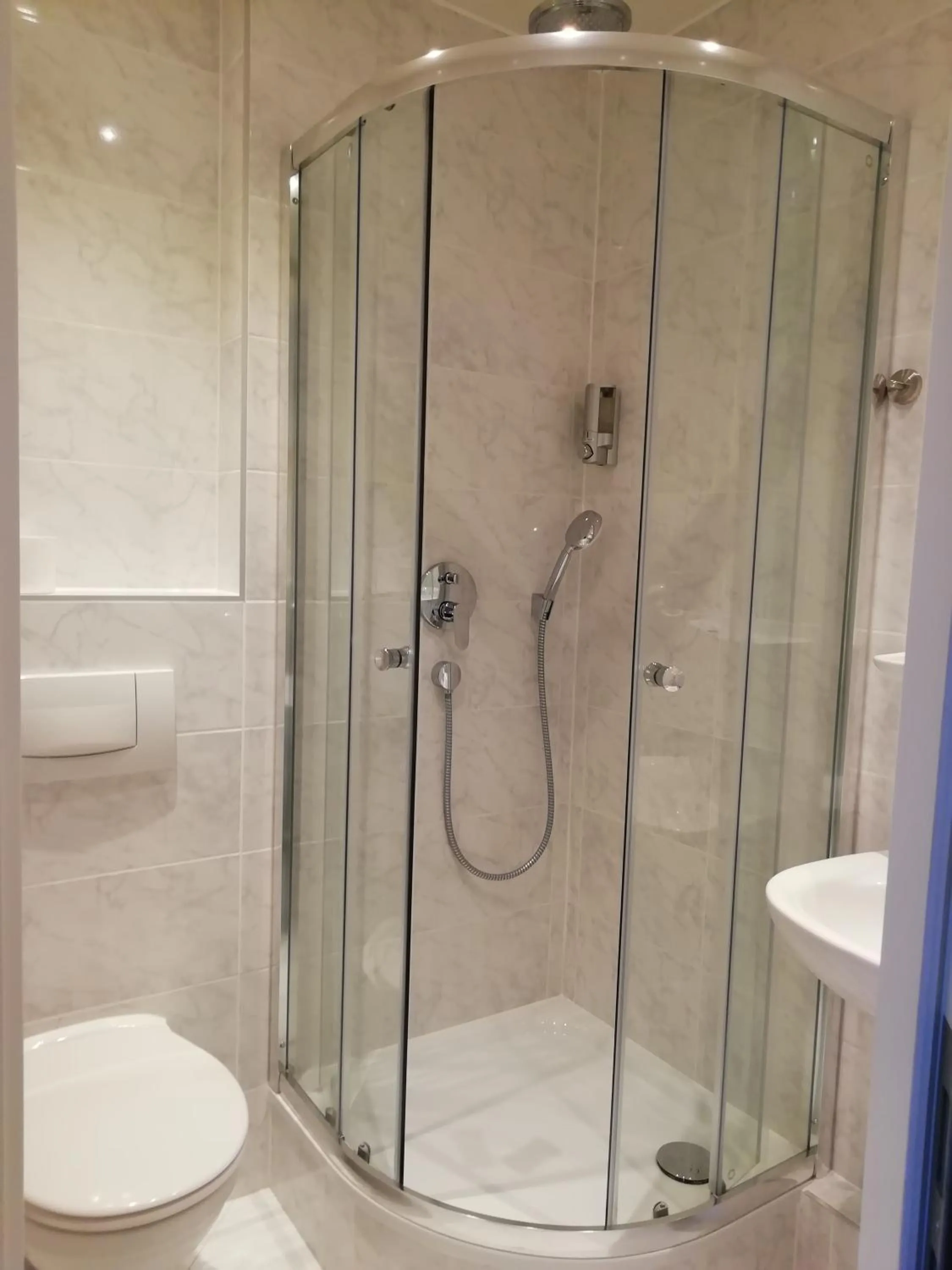 Bathroom in Isenburger Hof