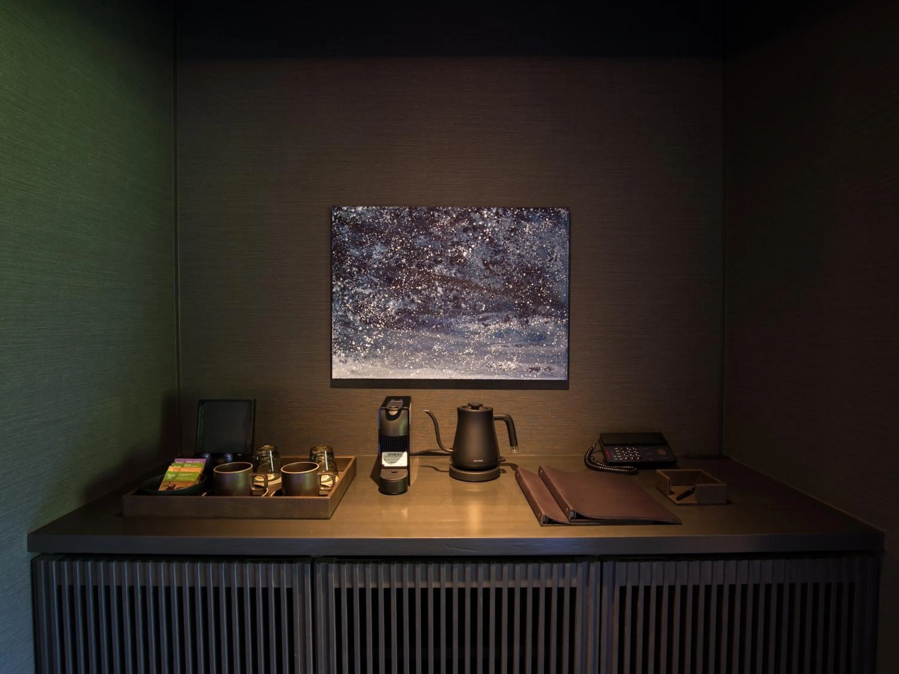 Coffee/tea facilities in barhotel Hakone Kazan