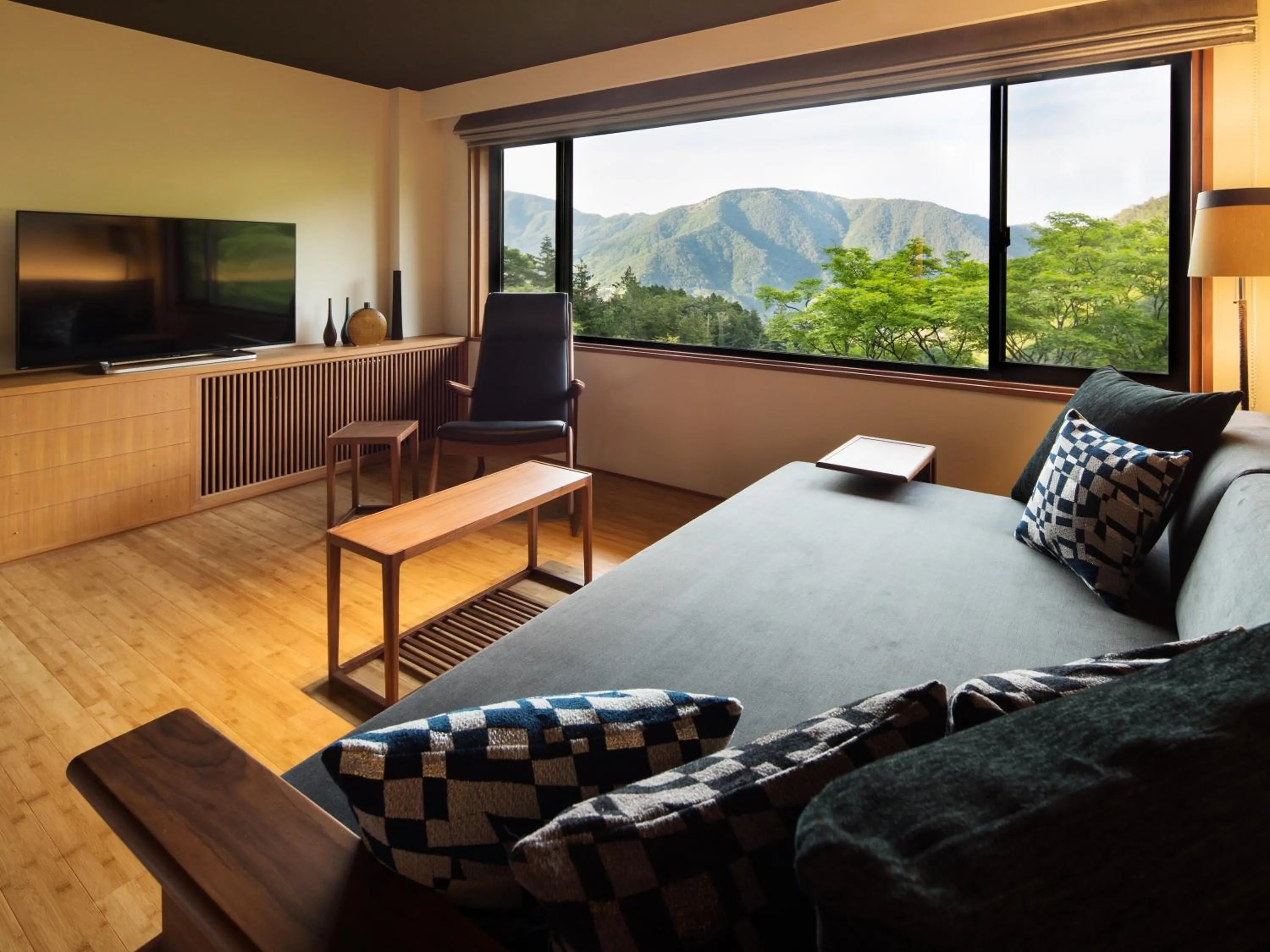 Photo of the whole room, Bed in barhotel Hakone Kazan