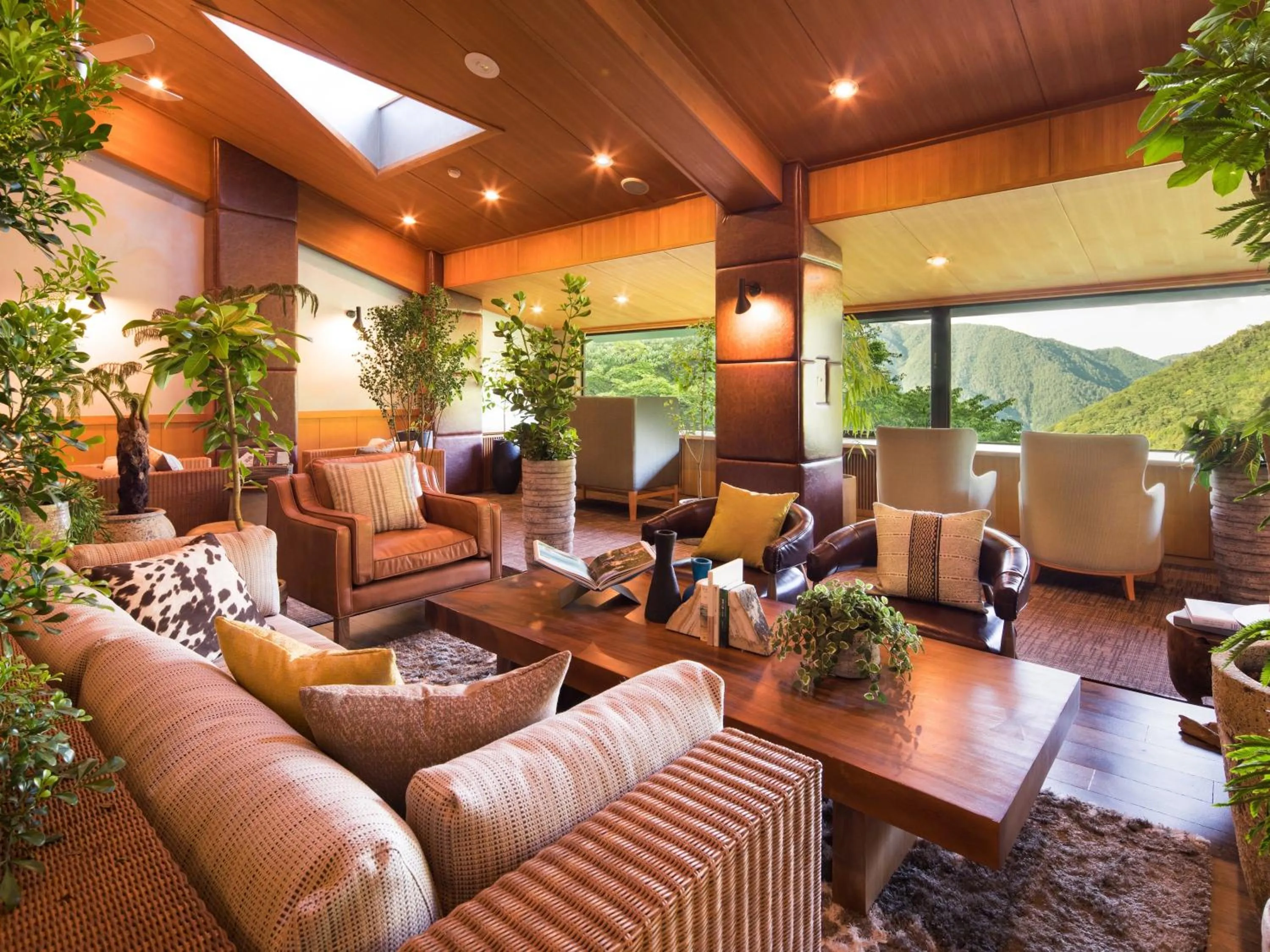 Lounge or bar in barhotel Hakone Kazan