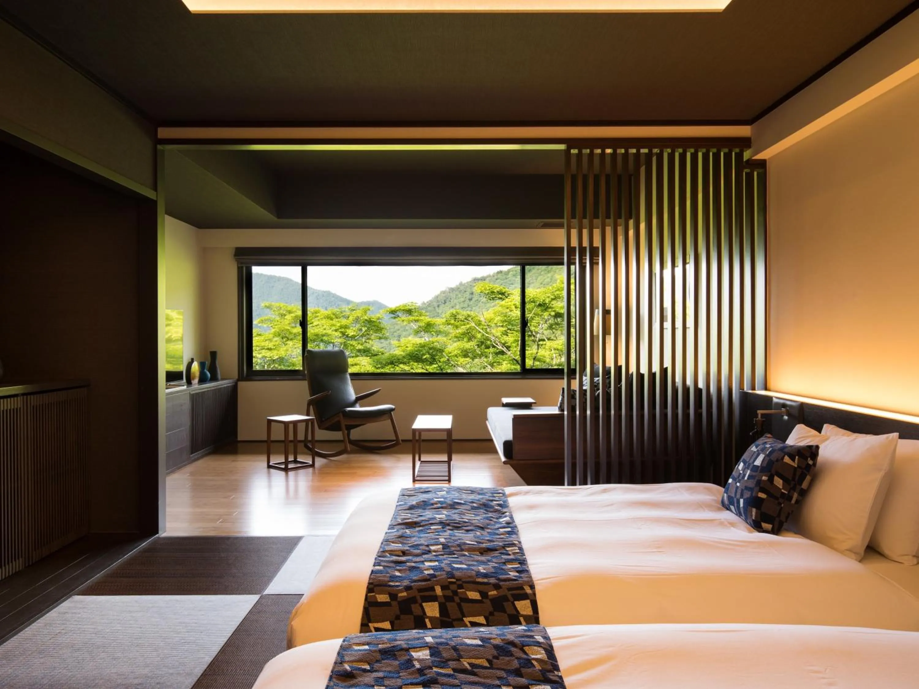 View (from property/room), Bed in barhotel Hakone Kazan