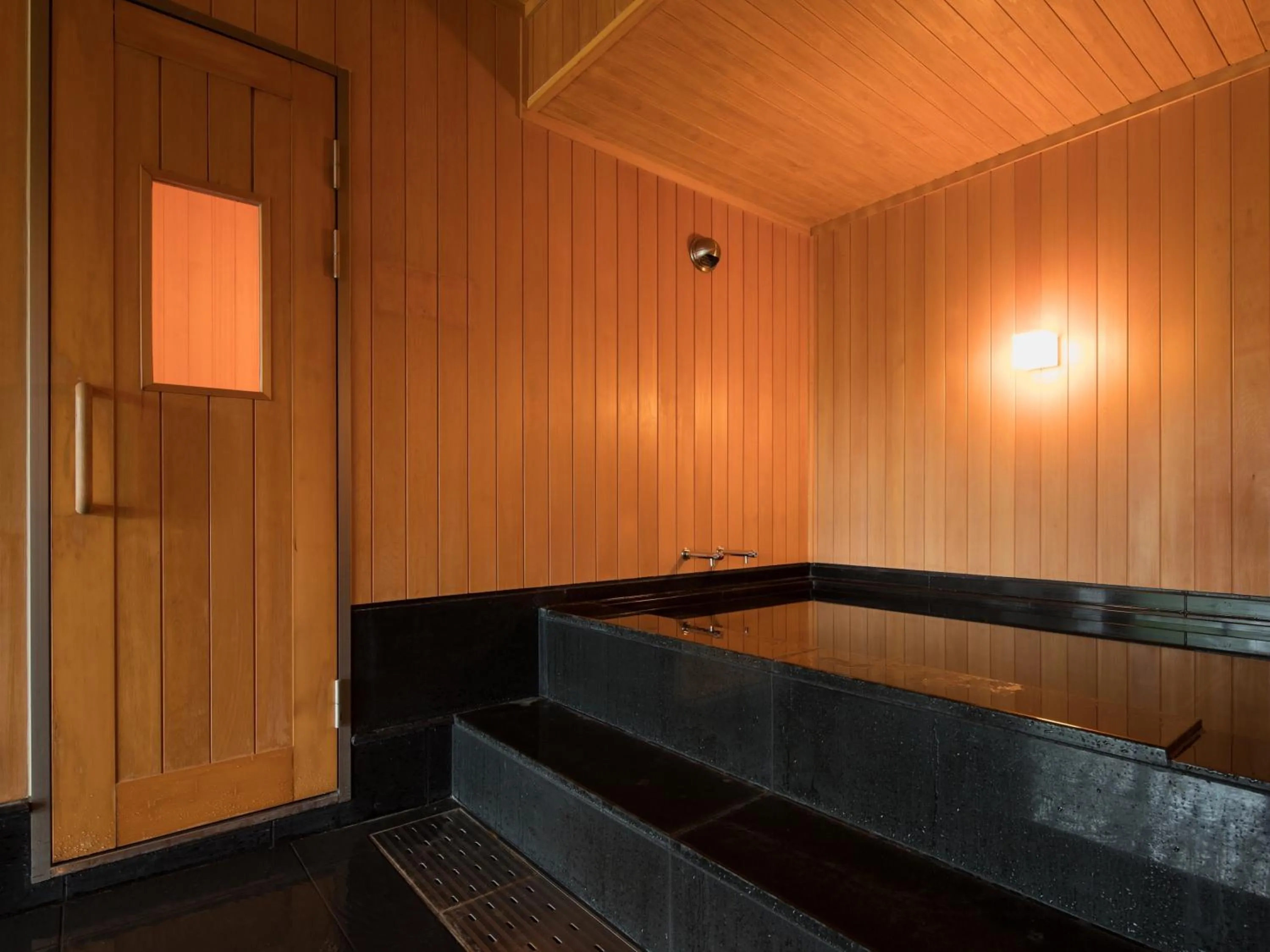 Open Air Bath in barhotel Hakone Kazan