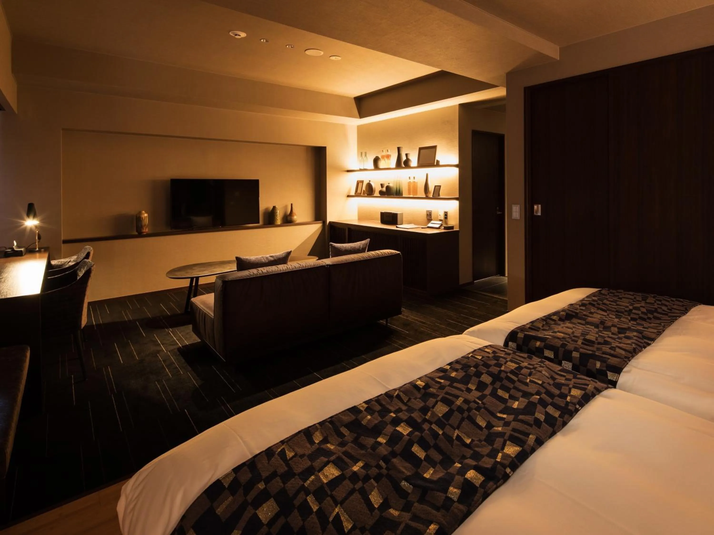 Living room, Bed in barhotel Hakone Kazan