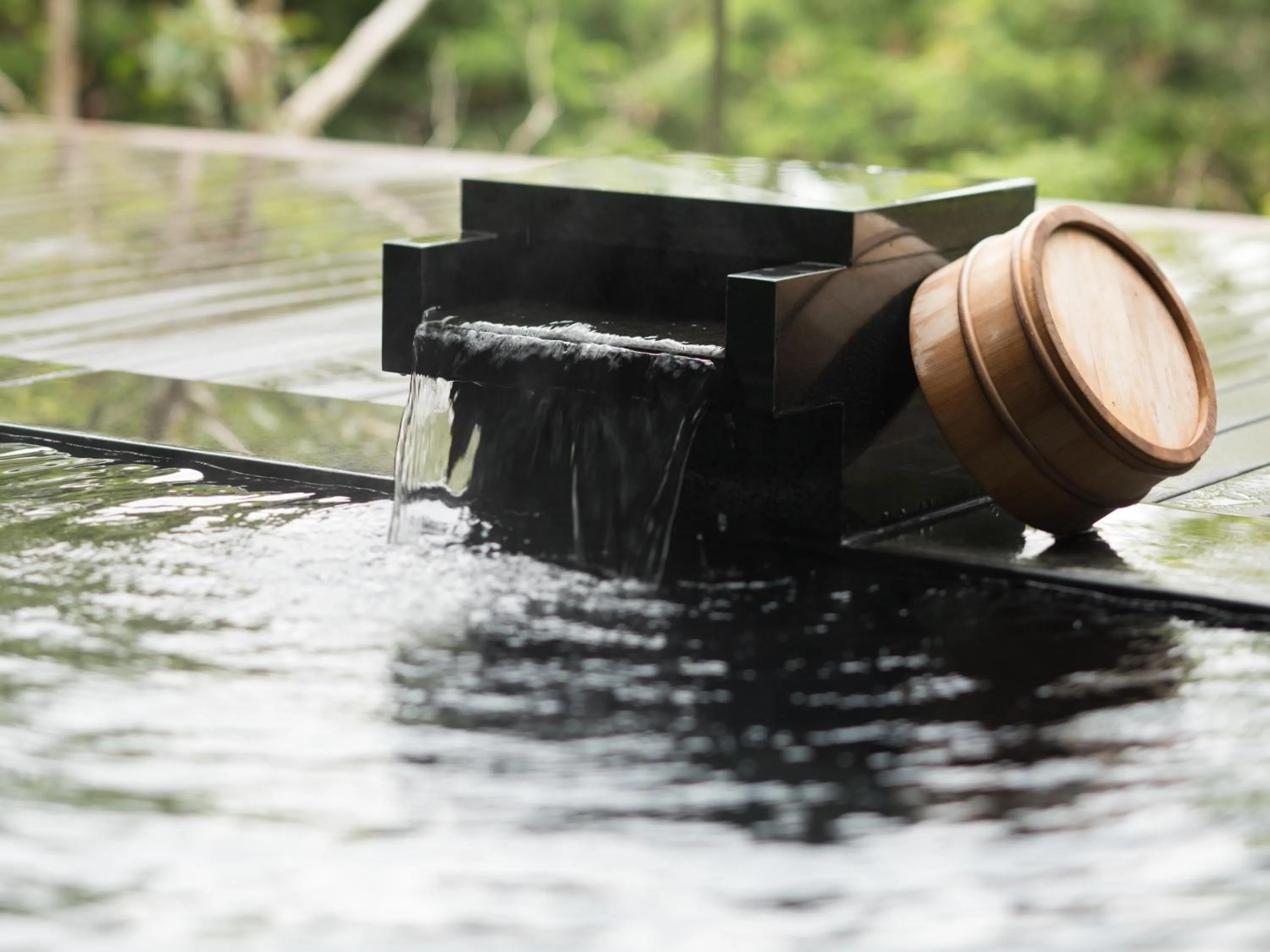 Open Air Bath in barhotel Hakone Kazan