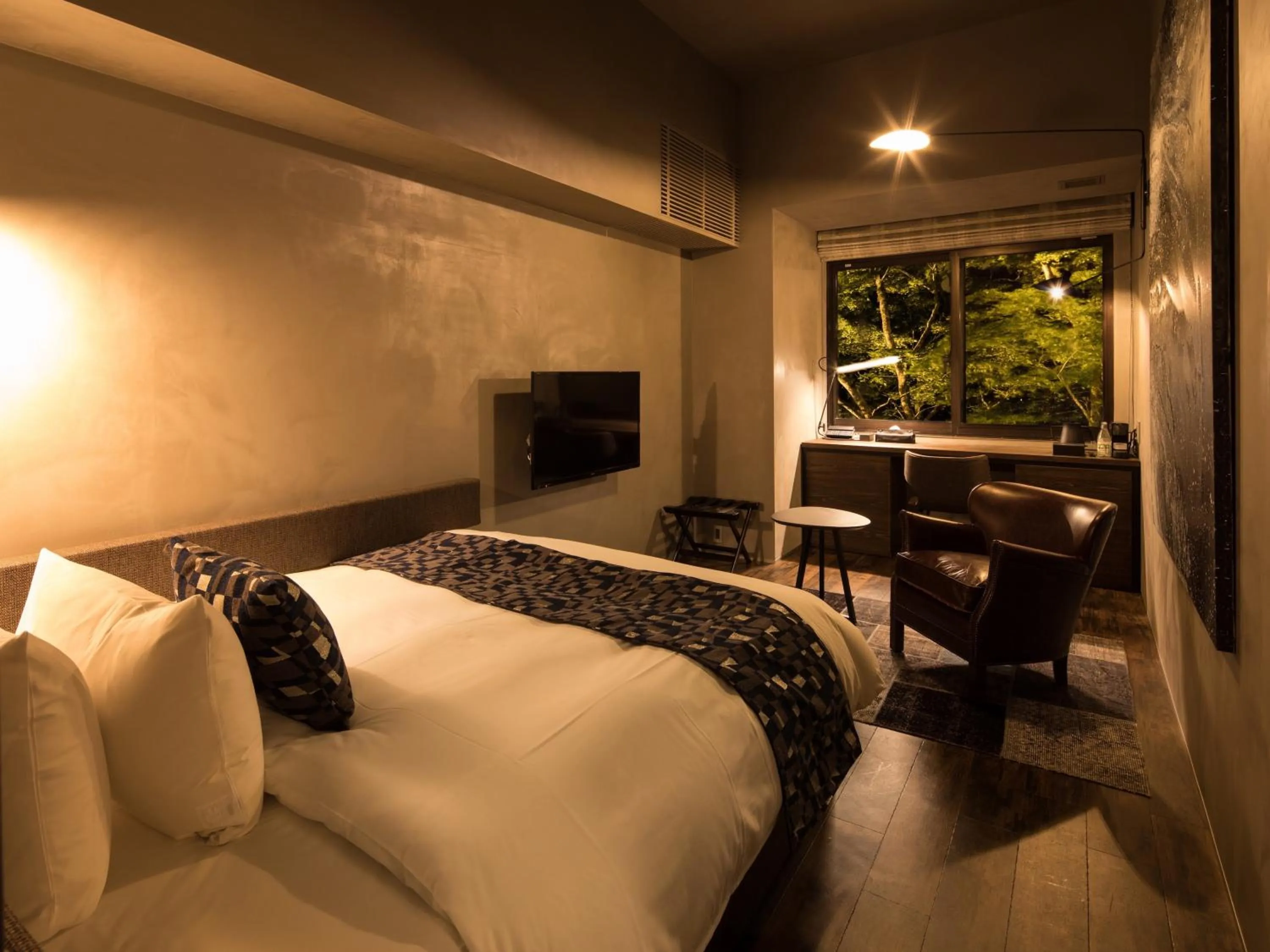 Bed in barhotel Hakone Kazan