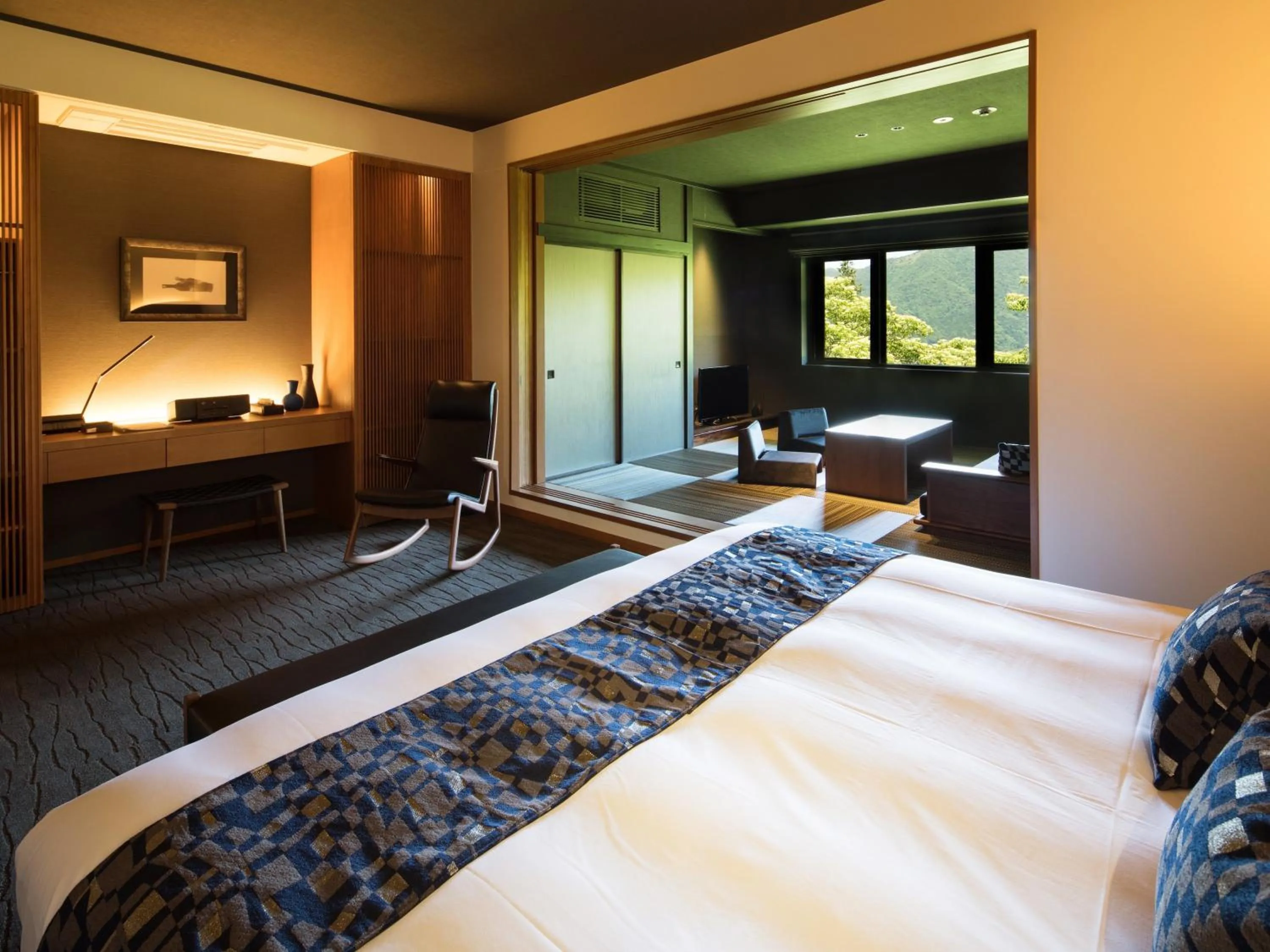 Bedroom, Bed in barhotel Hakone Kazan