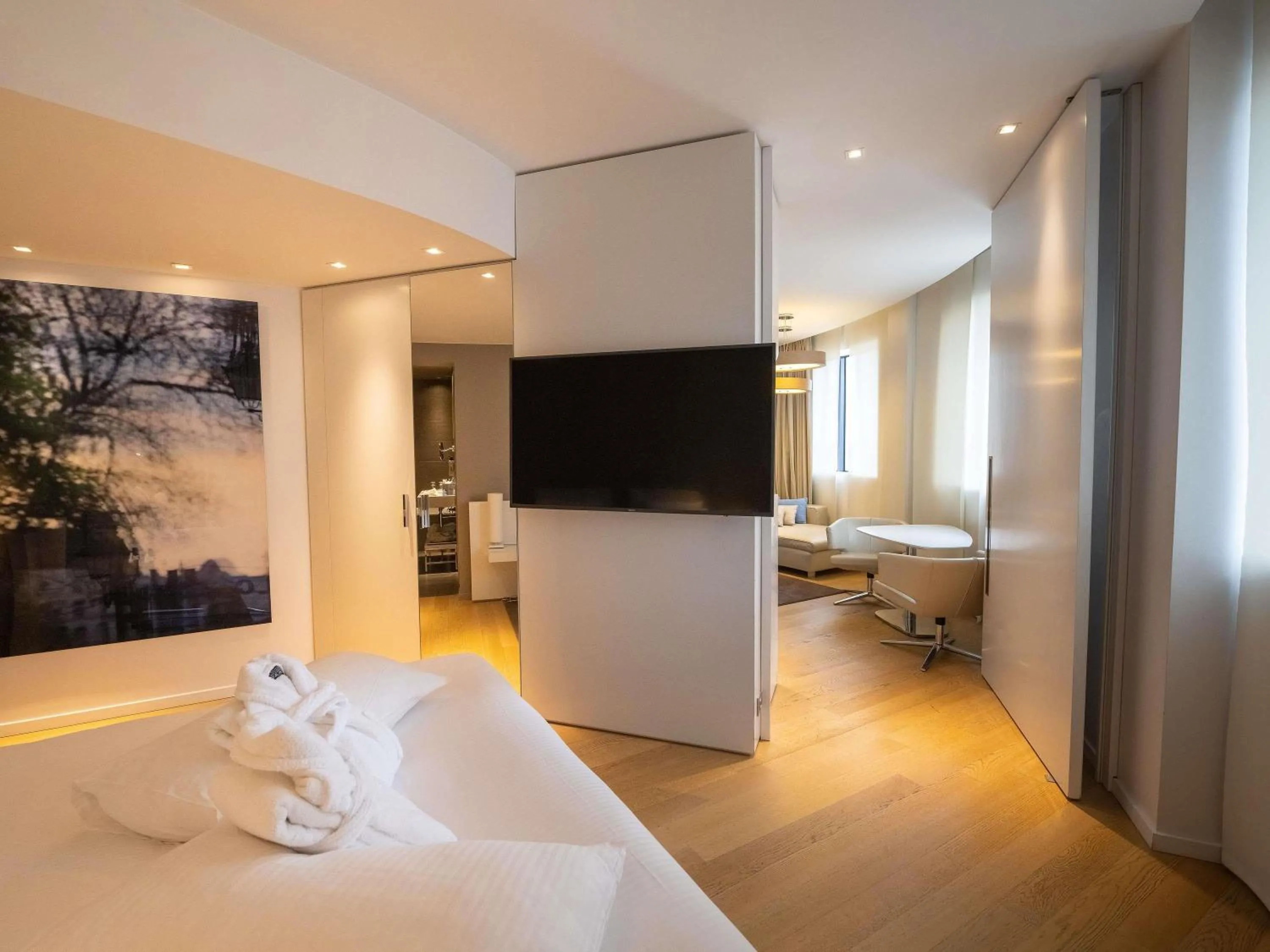 Bedroom, Bed in Pullman Brussels Centre Midi