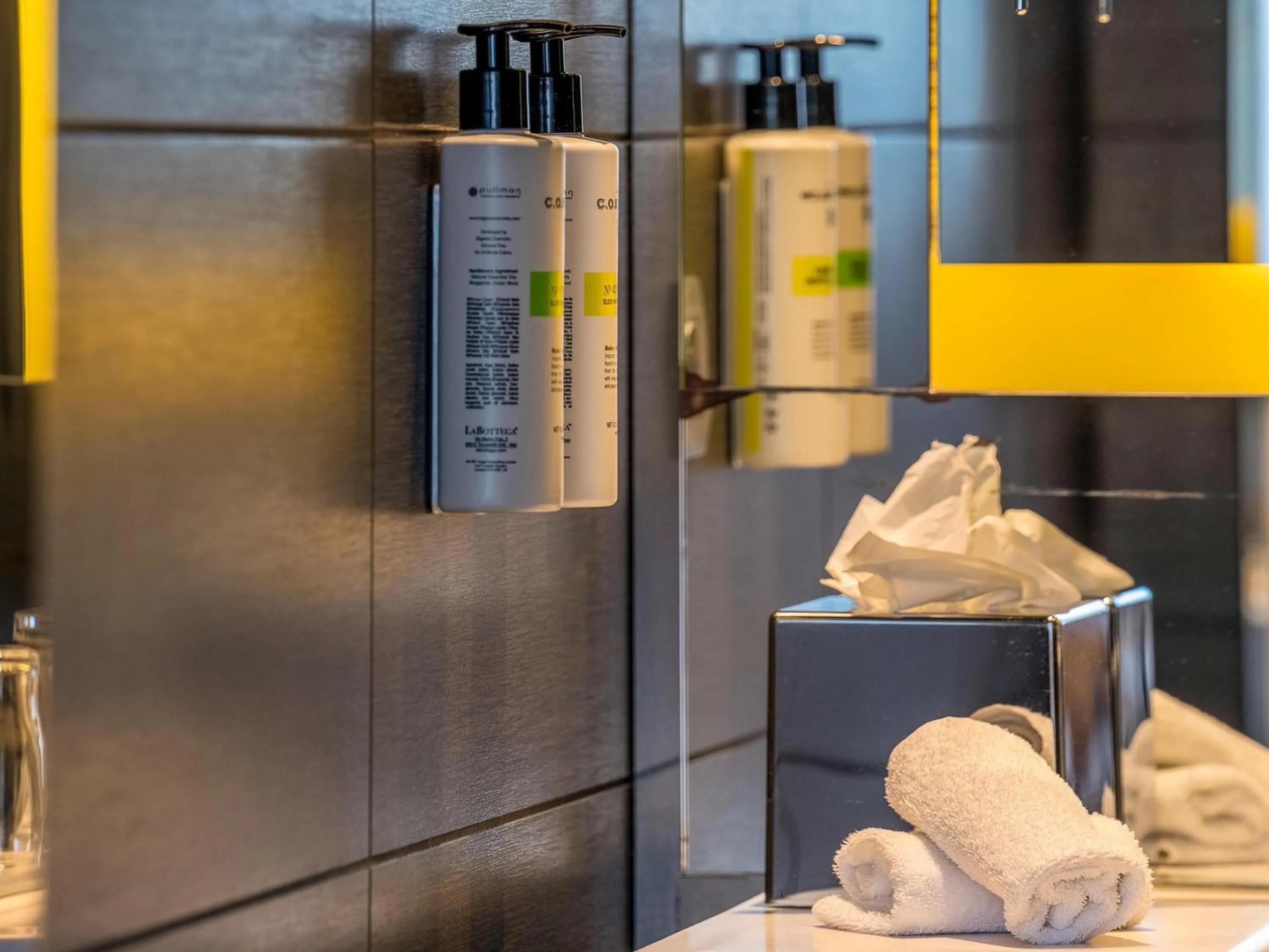 Bedroom in Pullman Brussels Centre Midi