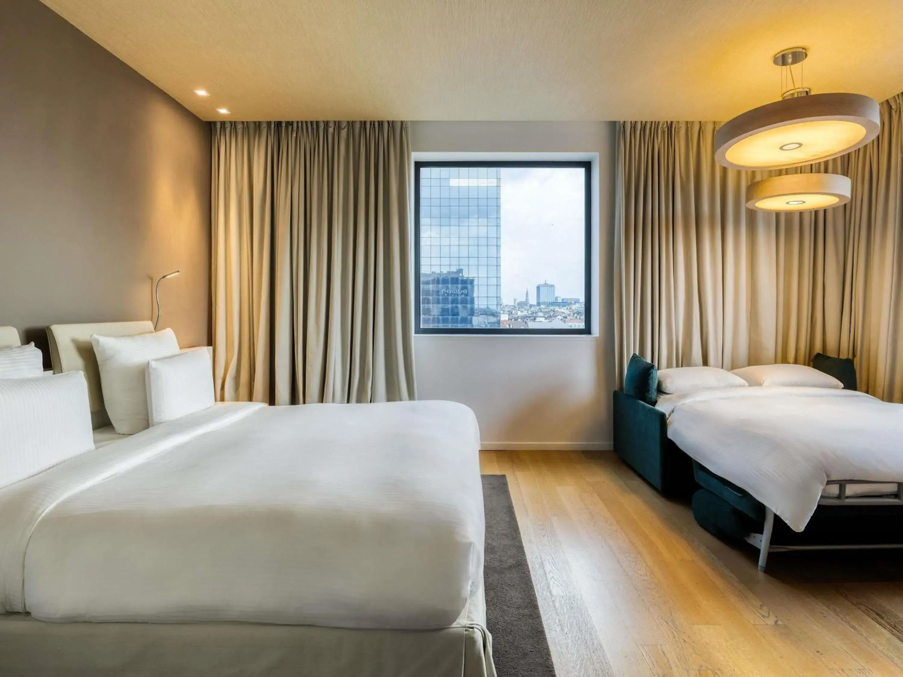 Bedroom, Bed in Pullman Brussels Centre Midi Bedroom, Bed in Pullman Brussels Centre Midi