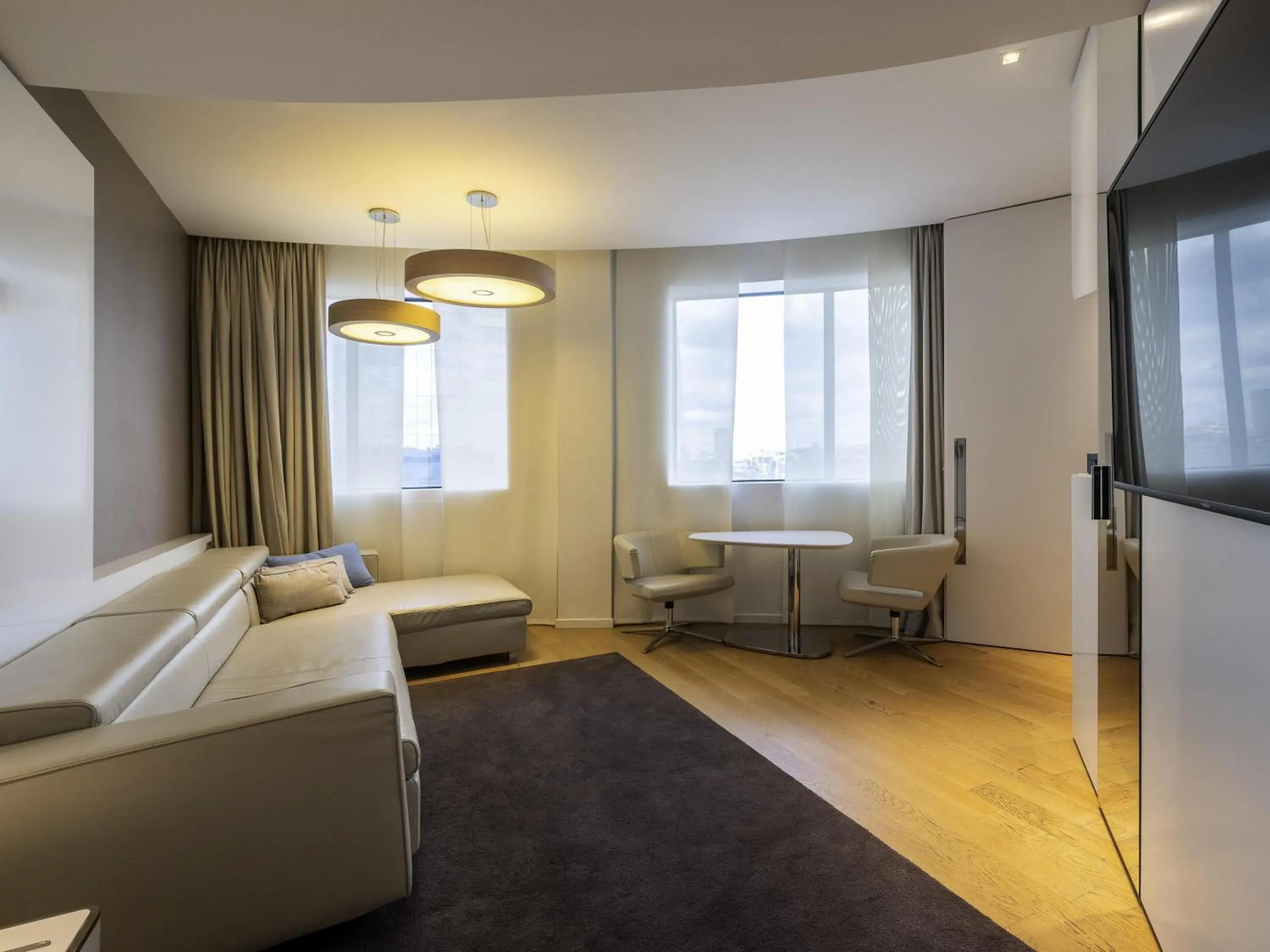 Bedroom, Bed in Pullman Brussels Centre Midi Bedroom, Bed in Pullman Brussels Centre Midi