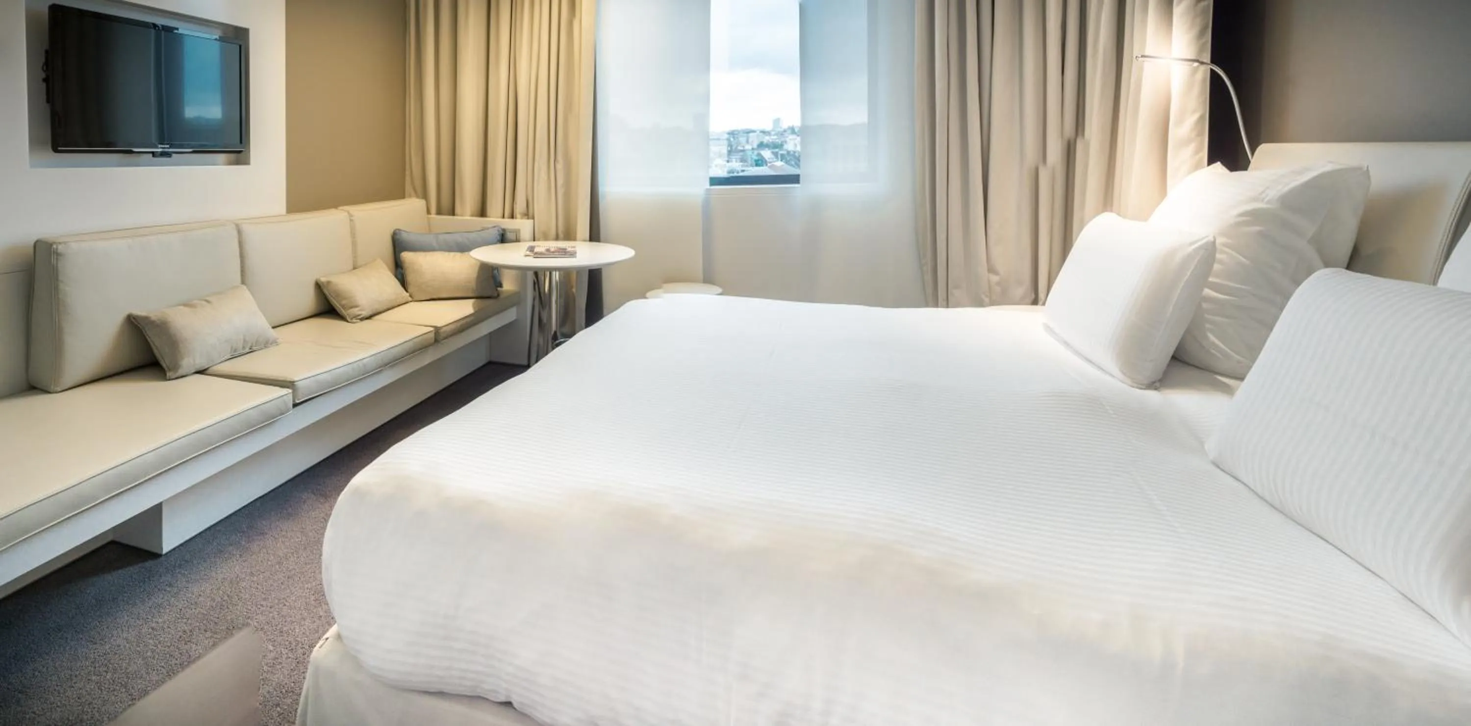 Bed in Pullman Brussels Centre Midi