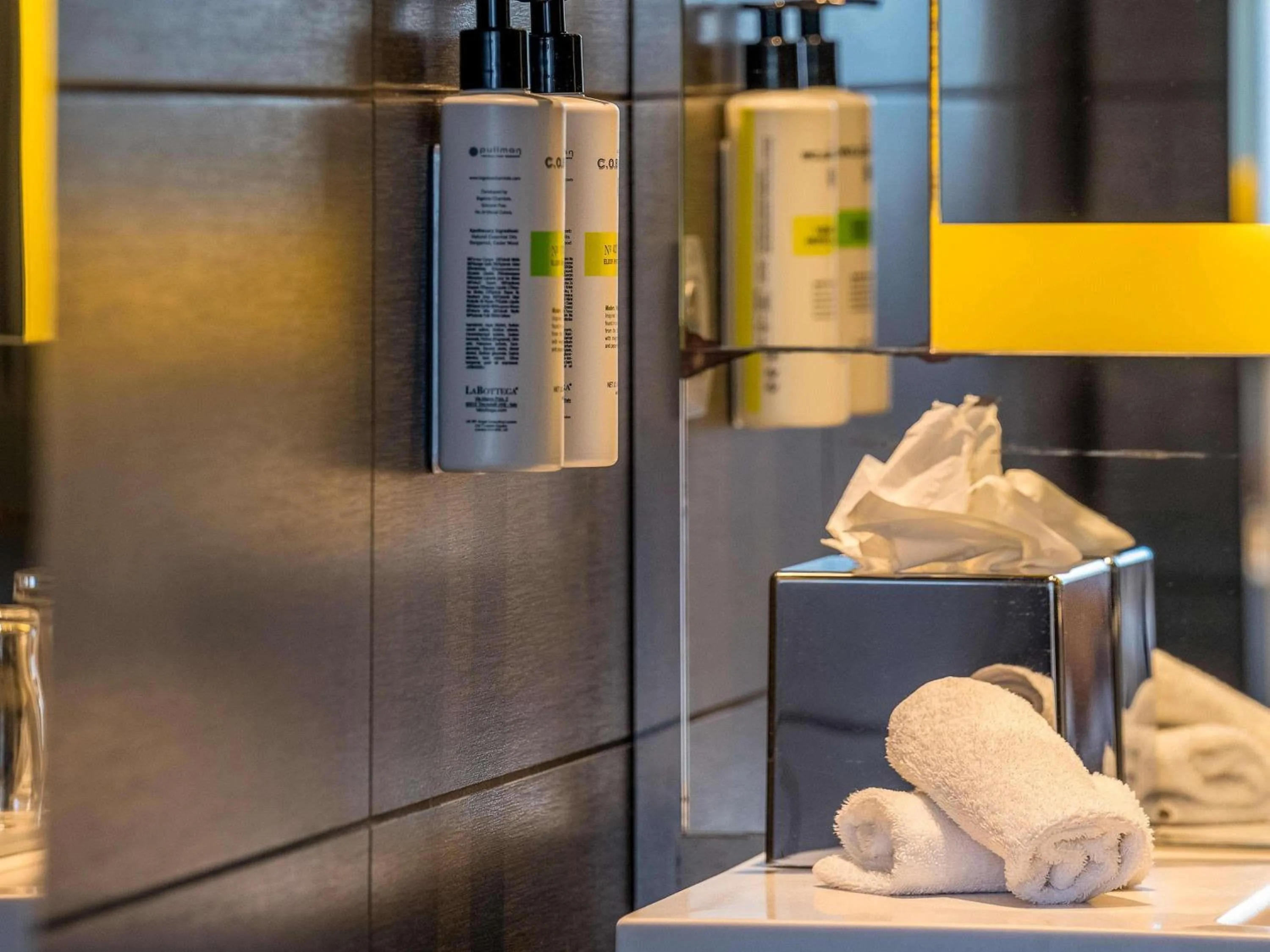 Bedroom in Pullman Brussels Centre Midi