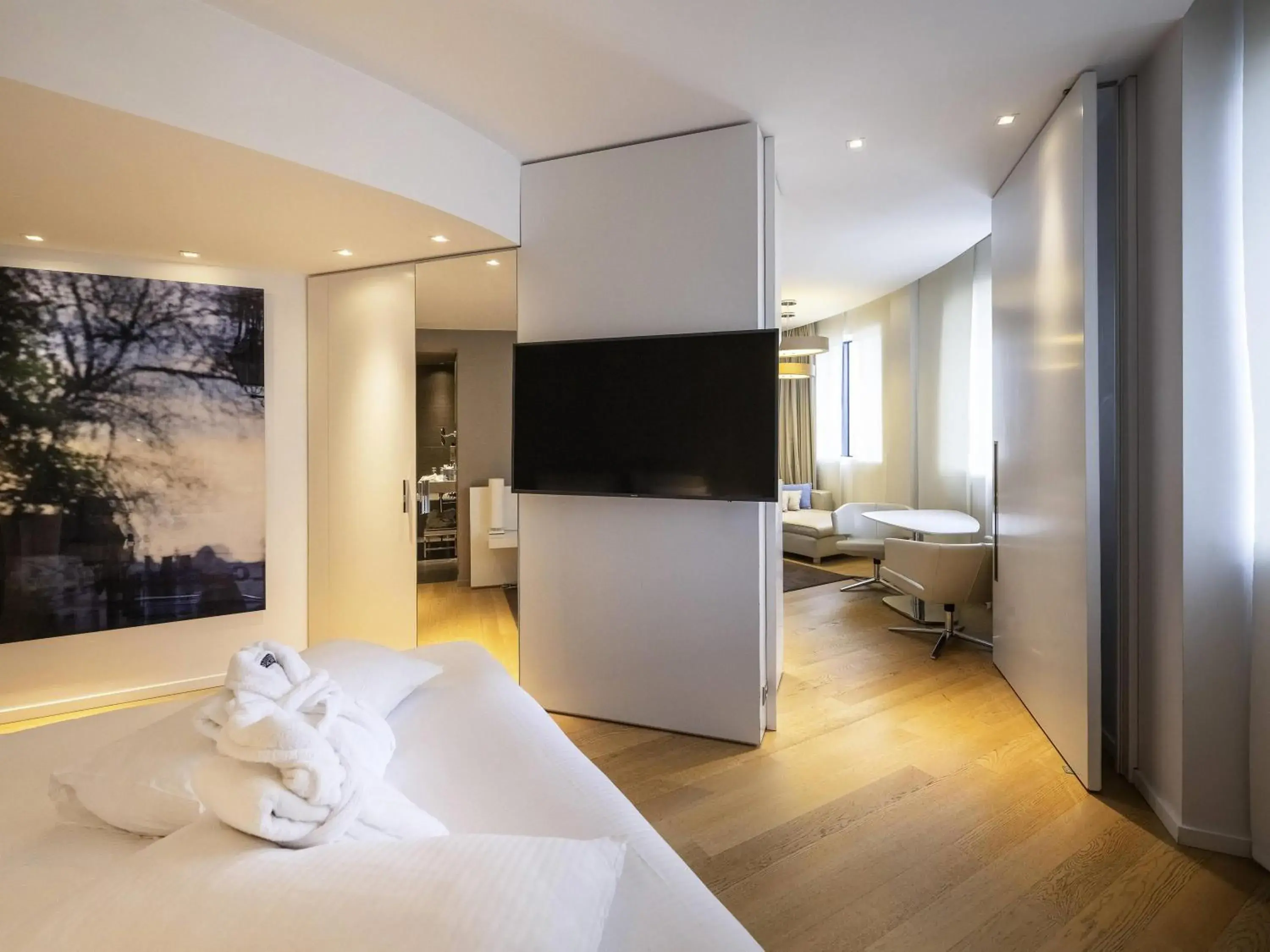 Bedroom, Bed in Pullman Brussels Centre Midi Bedroom, Bed in Pullman Brussels Centre Midi